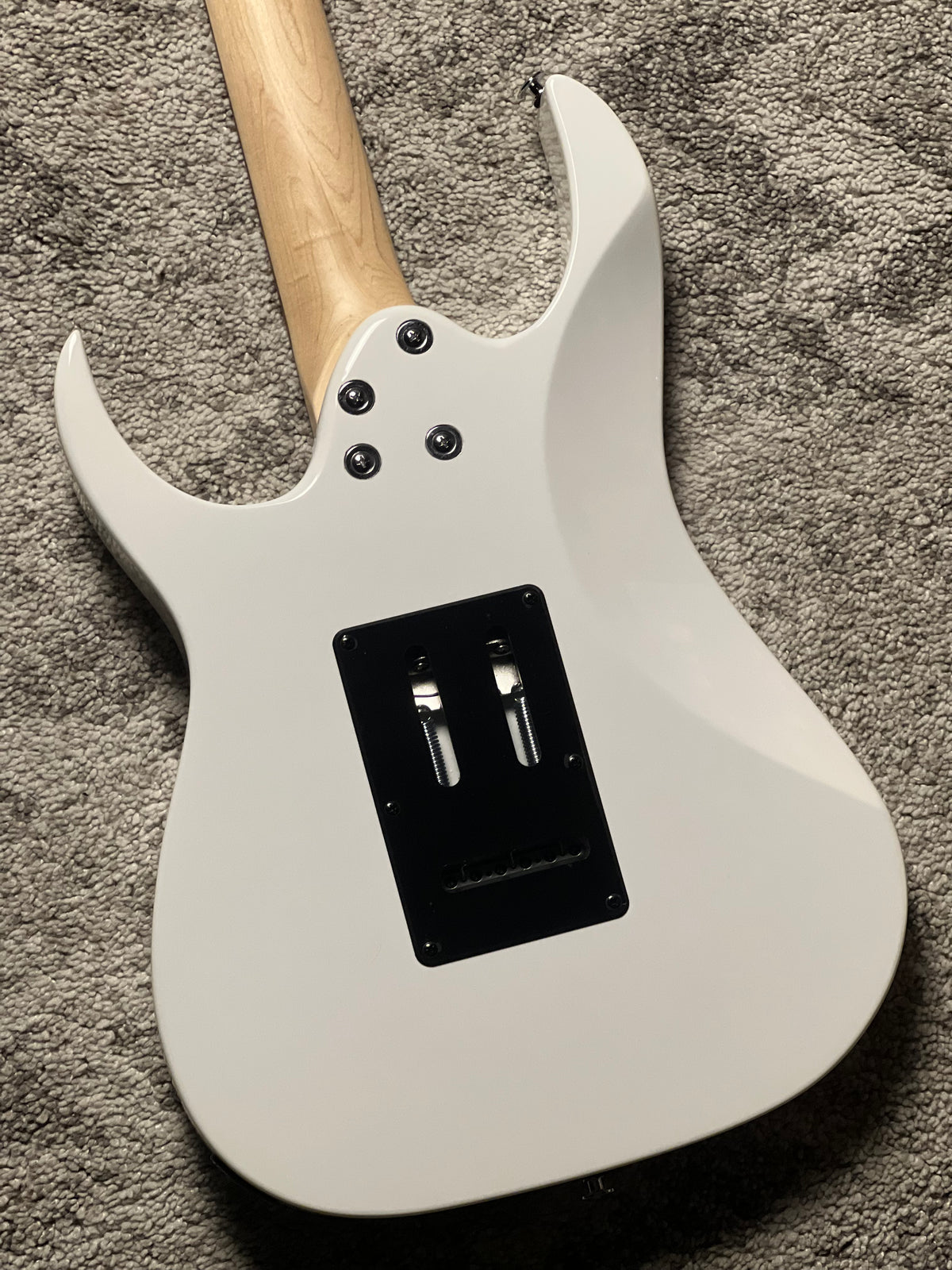 Ibanez GRG140-WH GIO in White