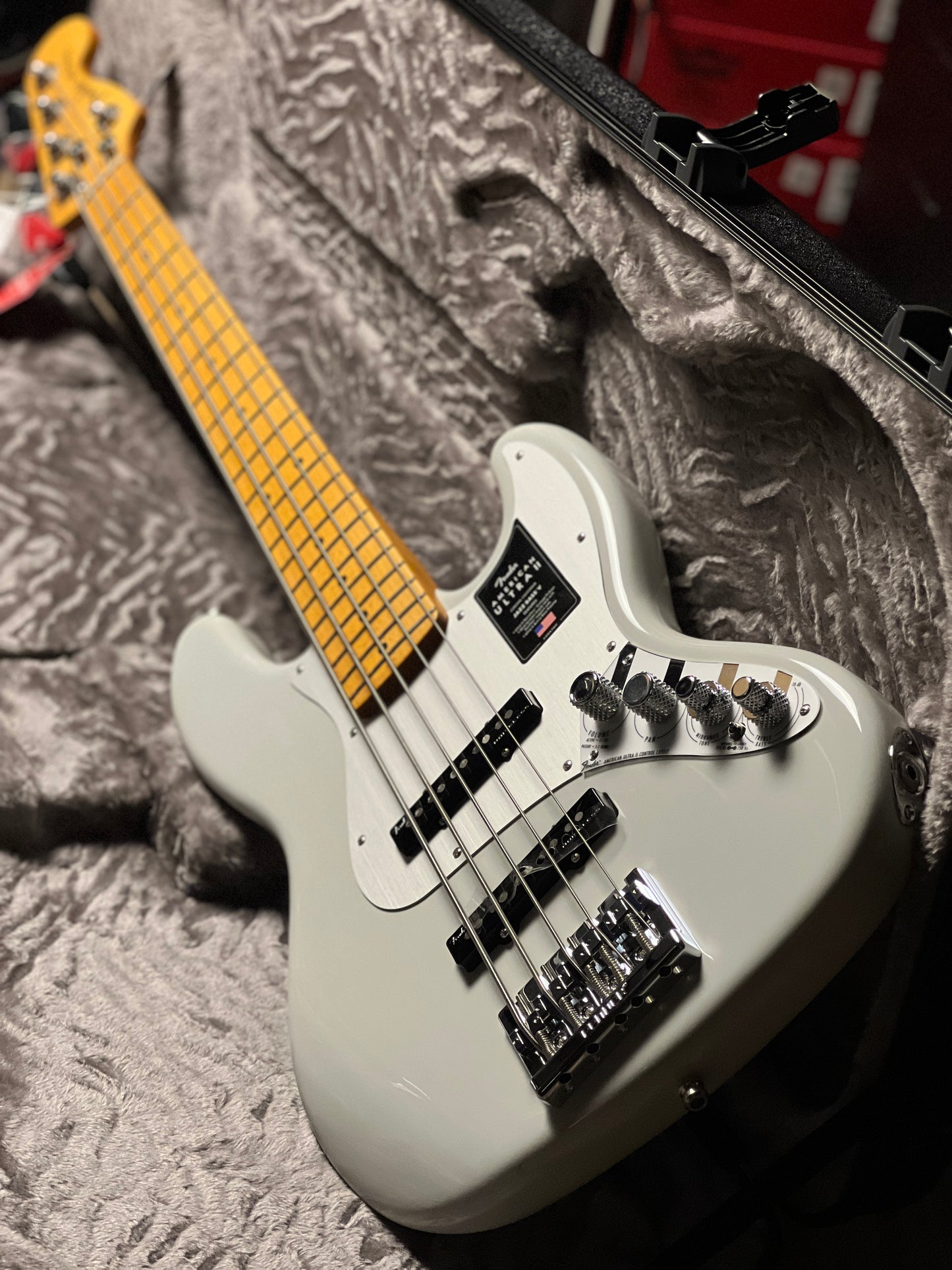 Fender American Ultra II Jazz Bass V with Maple FB in Avalanche US24065920