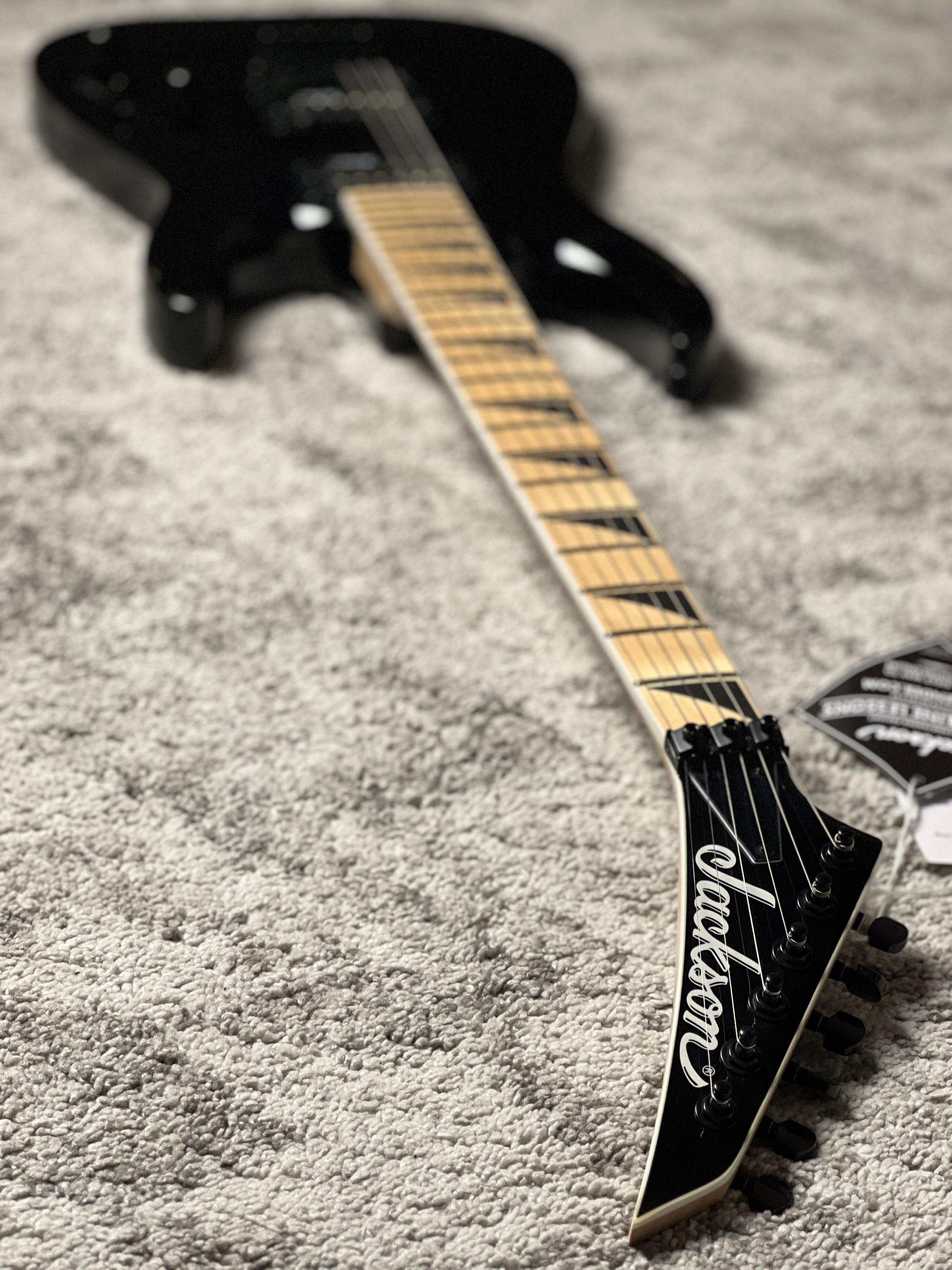 Jackson JS Series Dinky DKA-M JS32 in Gloss Black – nafiriguitar.com