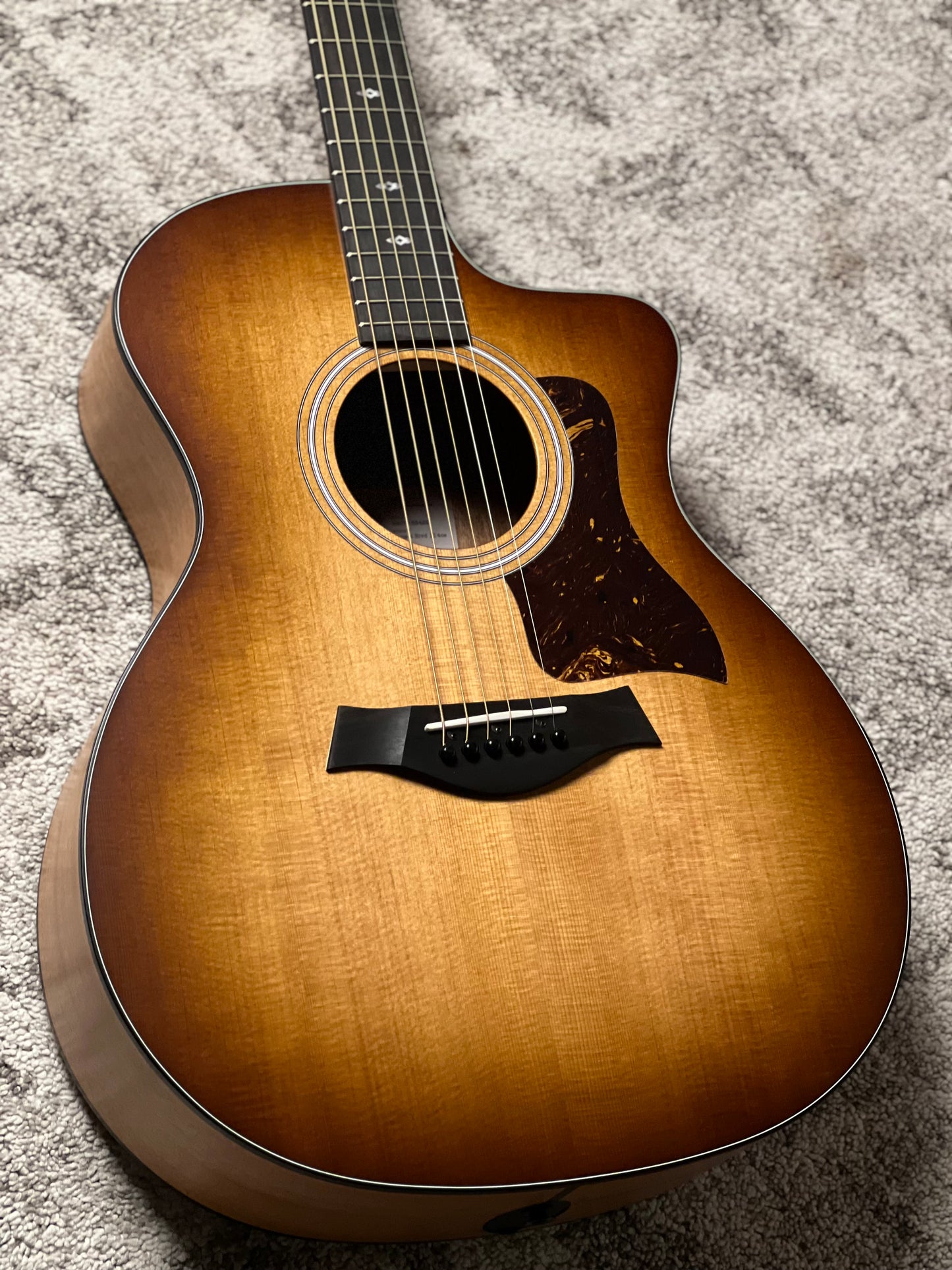 Taylor Sunset Blvd 114ce-S in Shaded Edge Burst Top w/Bag