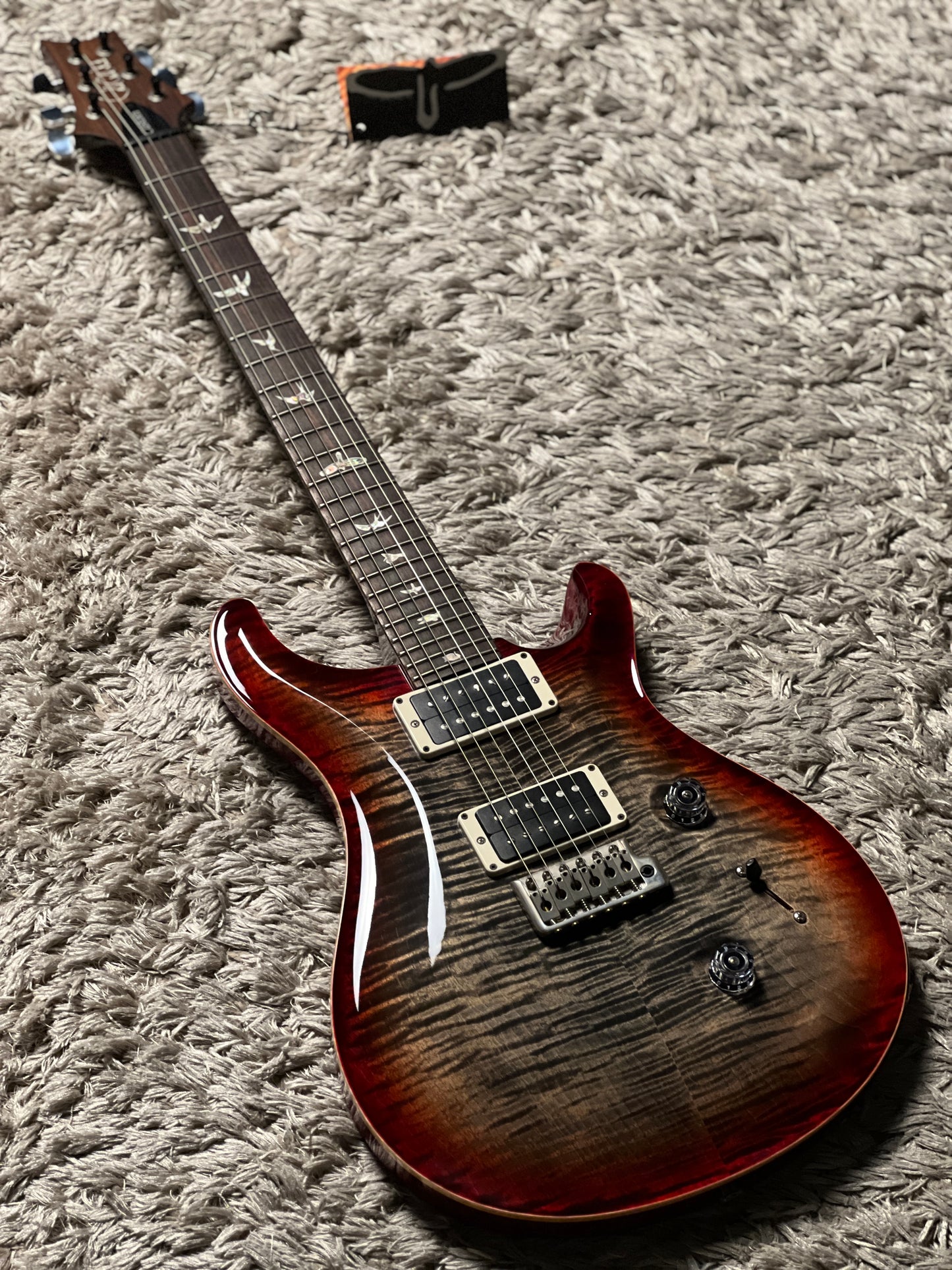 PRS Custom 24 10 Top In Charcoal Cherry With Stained Flame Neck 241400