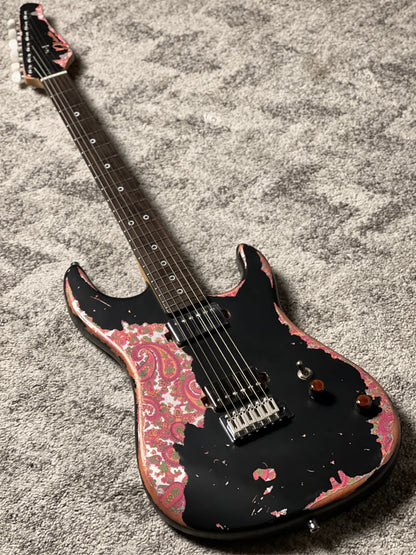 Dhatarattha Performance DST HH in Black Over Pink Paisley with RW FB Nitro Relic (Covered Pickups)