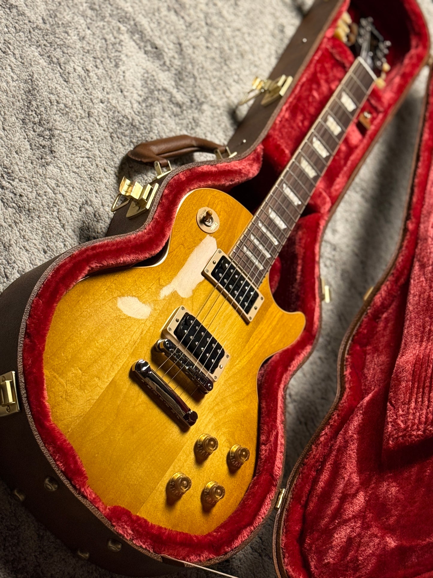 Gibson Slash "Jessica" Les Paul Standard in Honey Burst with Red Back 229540084