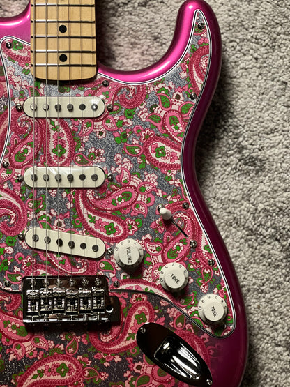 Fender MIJ Limited Stratocaster with Maple FB in Pink Paisley JD26001405