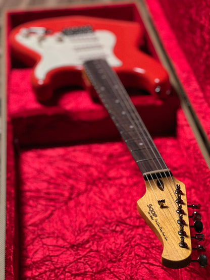 SQOE SEST1002 RD SSS Custom Shop Series in Fiesta Red Limited Edition with Hardshell Case