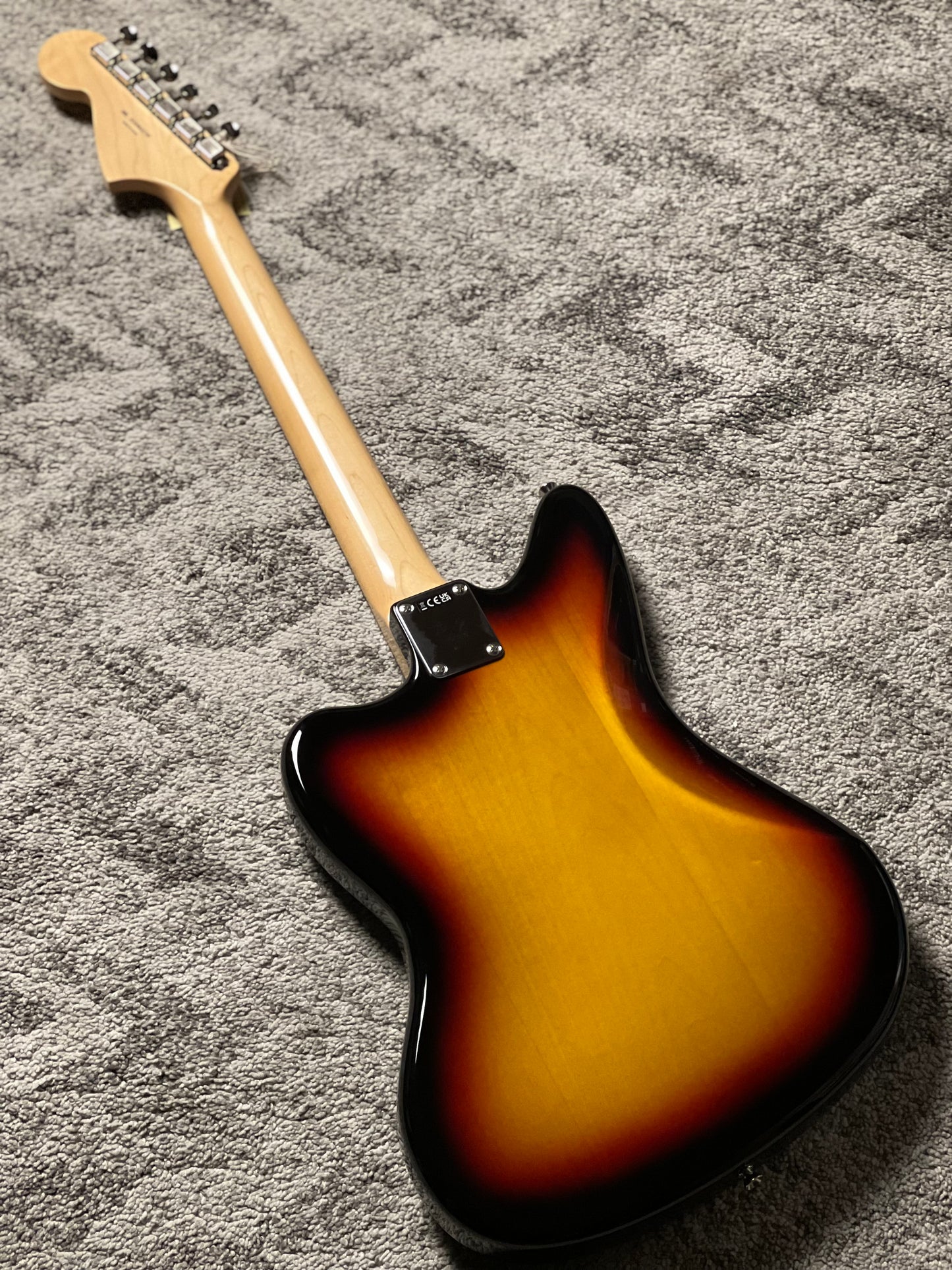 Fender Japan Traditional 60s Jaguar with RW FB in 3-Color Sunburst JD25032759