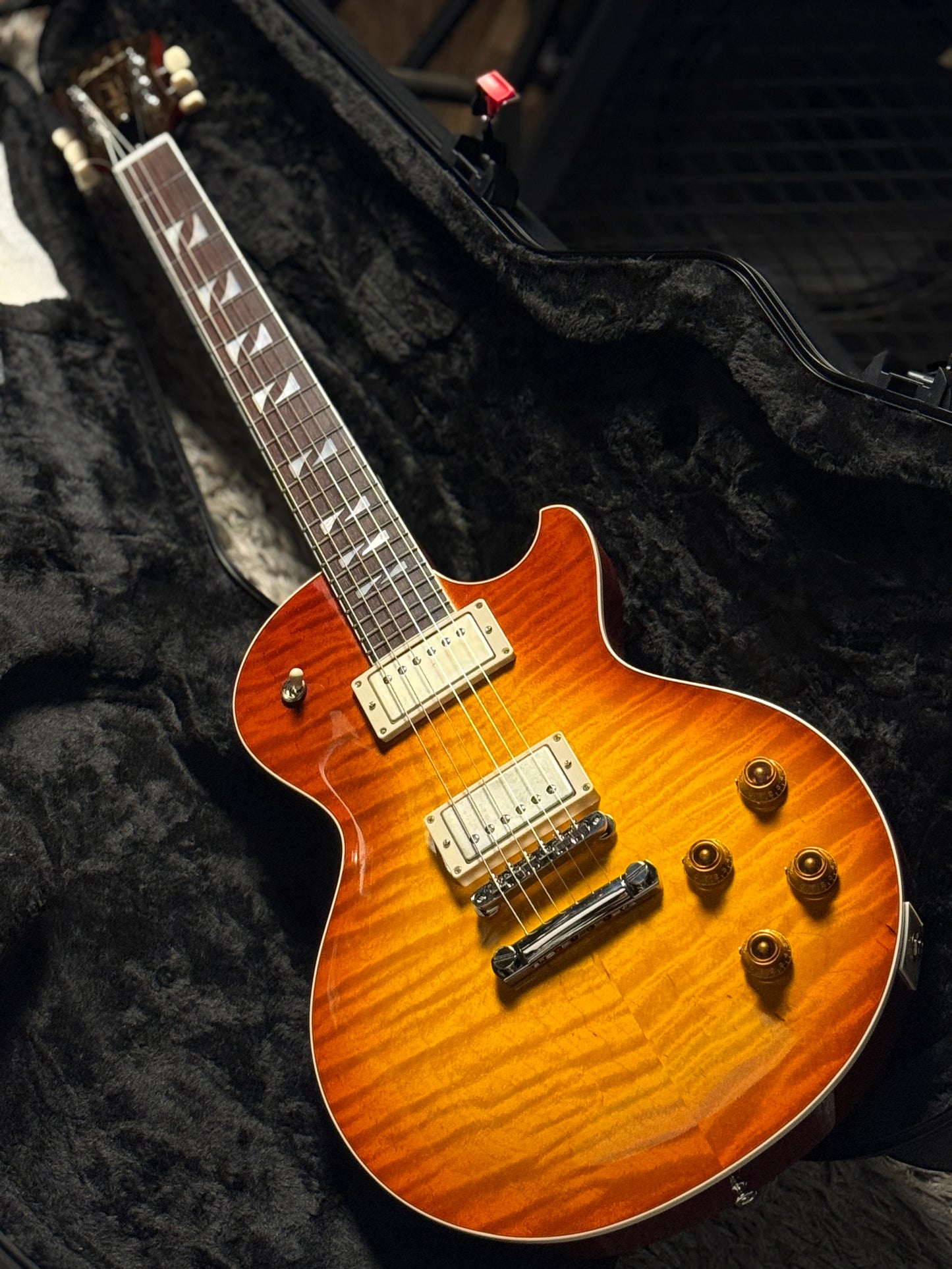 Saito 33BEYOND in Tea Burst 25009