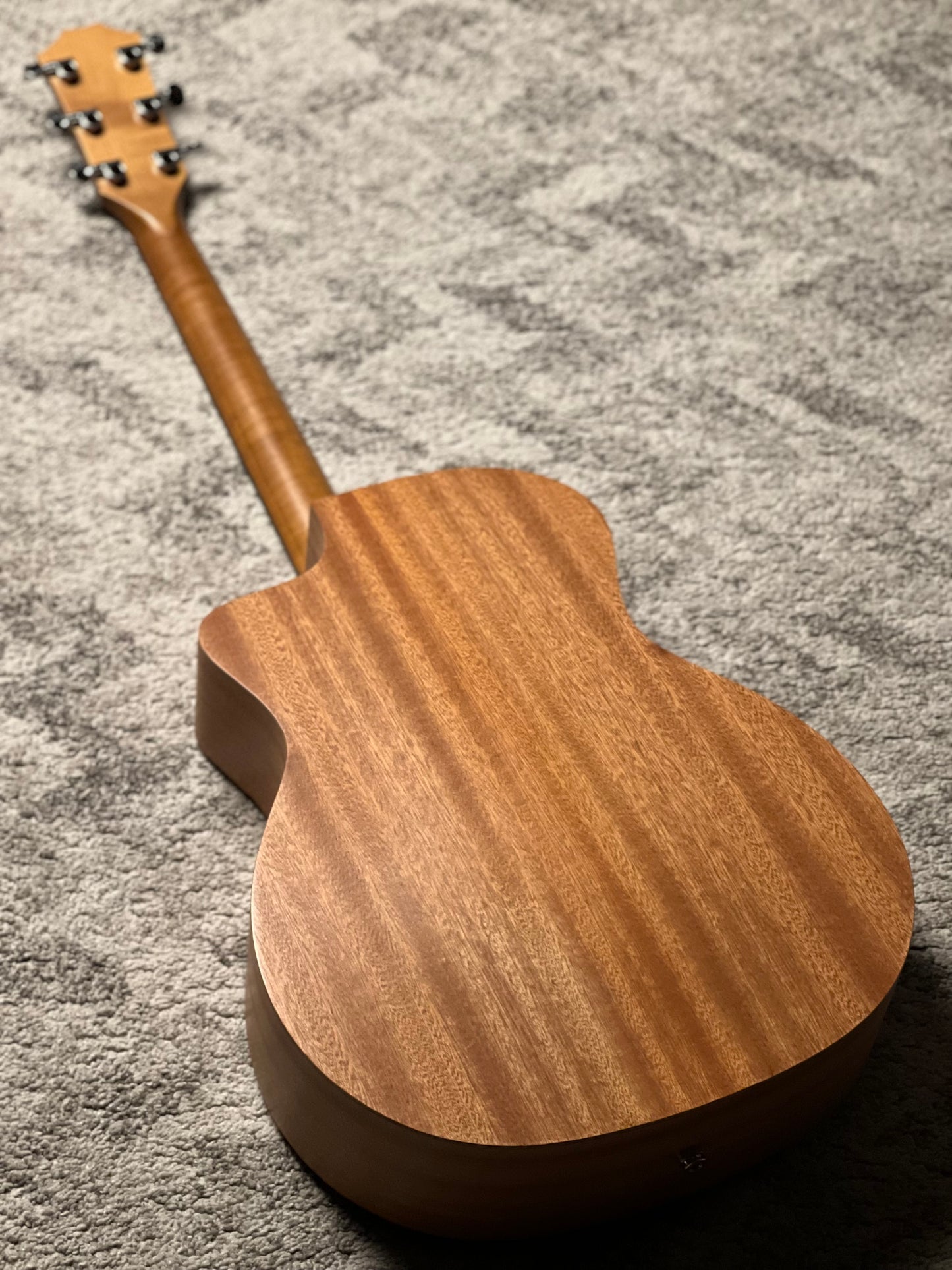 Taylor 24ce Sapele/Mahogany Grand Auditorium Acoustic-Electric Guitar