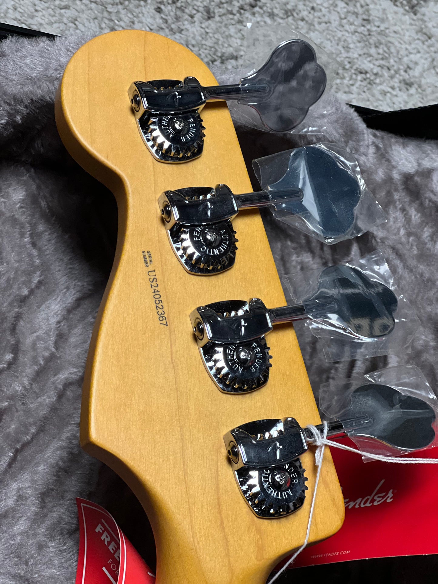 เบส Fender American Professional II Jazz Bass พร้อม Maple FB สี Roasted Pine