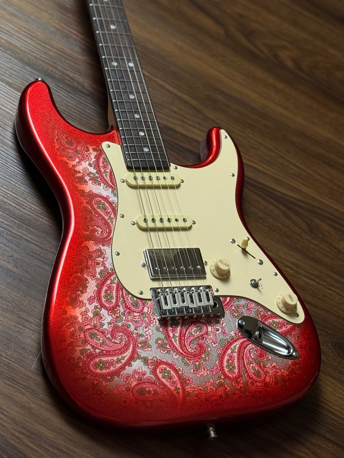 Dhatarattha Classic DST HSS in Pink Paisley with Rosewood FB and Nitrocellulose Lacquer Relic