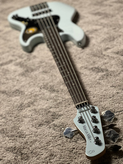 Sire Marcus Miller V3 5-String 2nd Generation in Sonic Blue