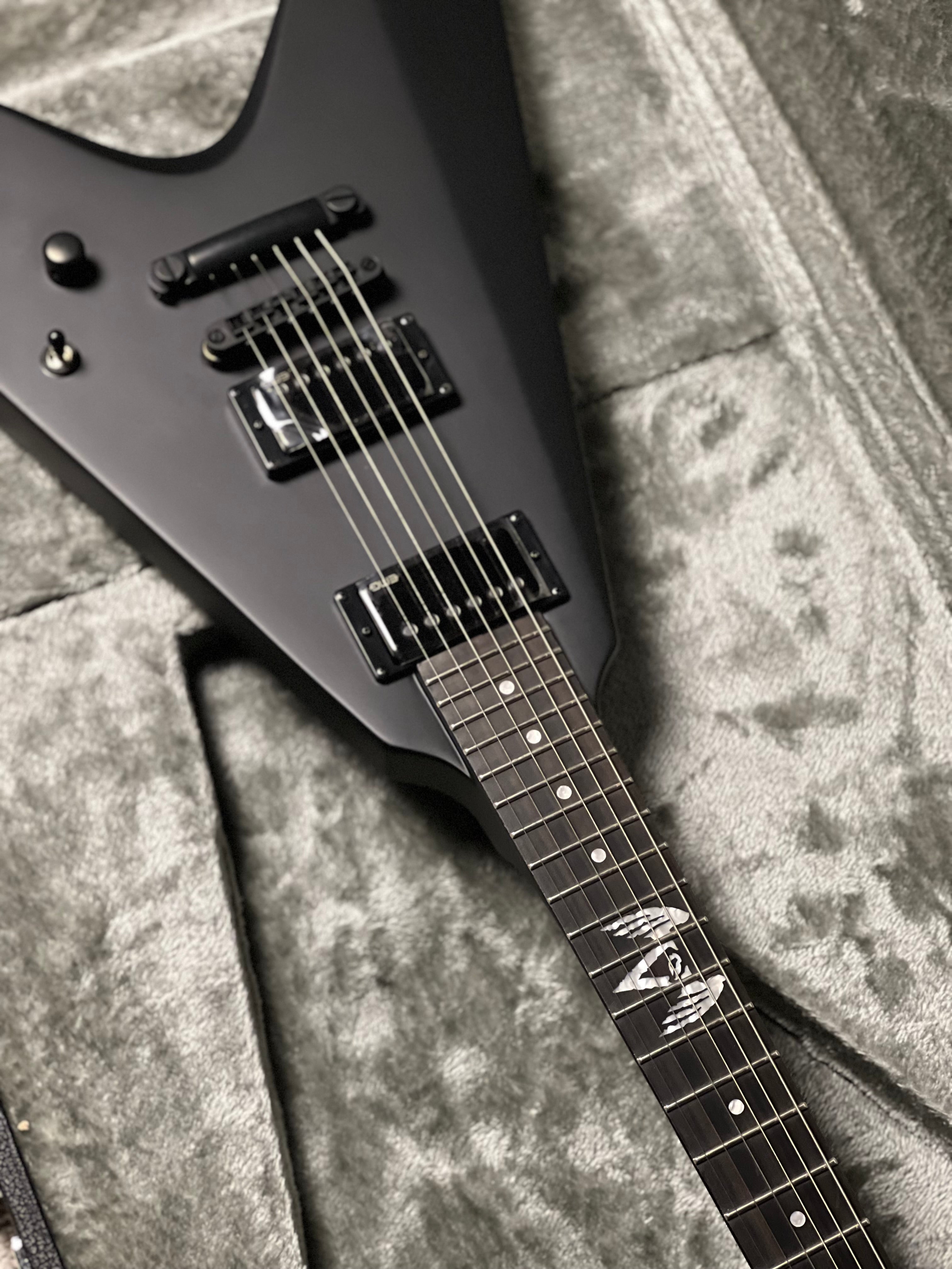 ESP LTD Vulture BLKS James Hetfield Signature in Black Satin