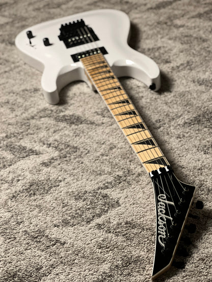 Jackson JS Series Dinky DKA-M JS32 in Snow White