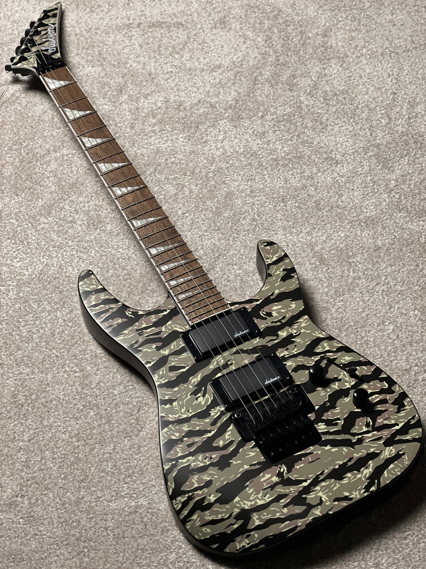 Jackson X Series Soloist SLX DX Camo with Laurel FB in Tiger Jungle Camo (USED)