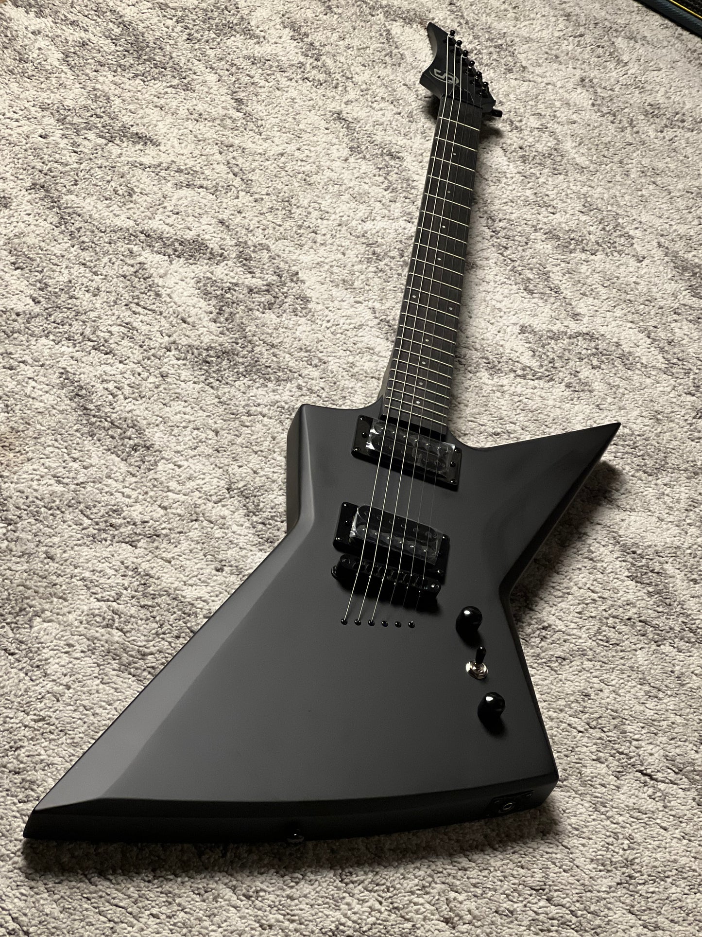 Solar EB4.6C in Carbon Black Matte