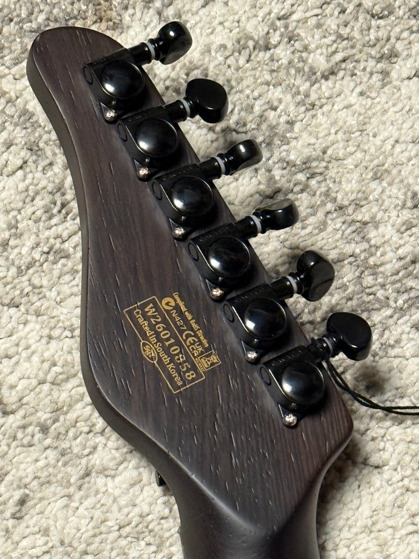 Schecter Sun Valley Super Shredder Exotic in Black Limba W26010858