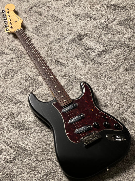 Fender MIJ Limited Stratocaster with RW FB in Raw Ash Black JD25011582