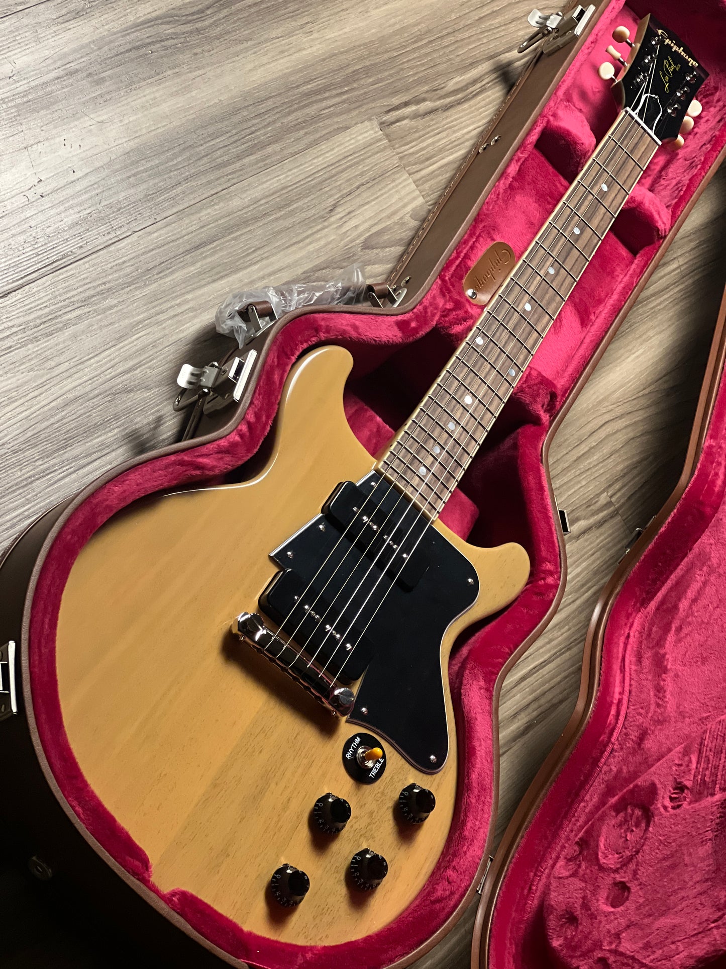 Epiphone 1960 Les Paul Special Double Cut Reissue in TV Yellow with Case 25011522191