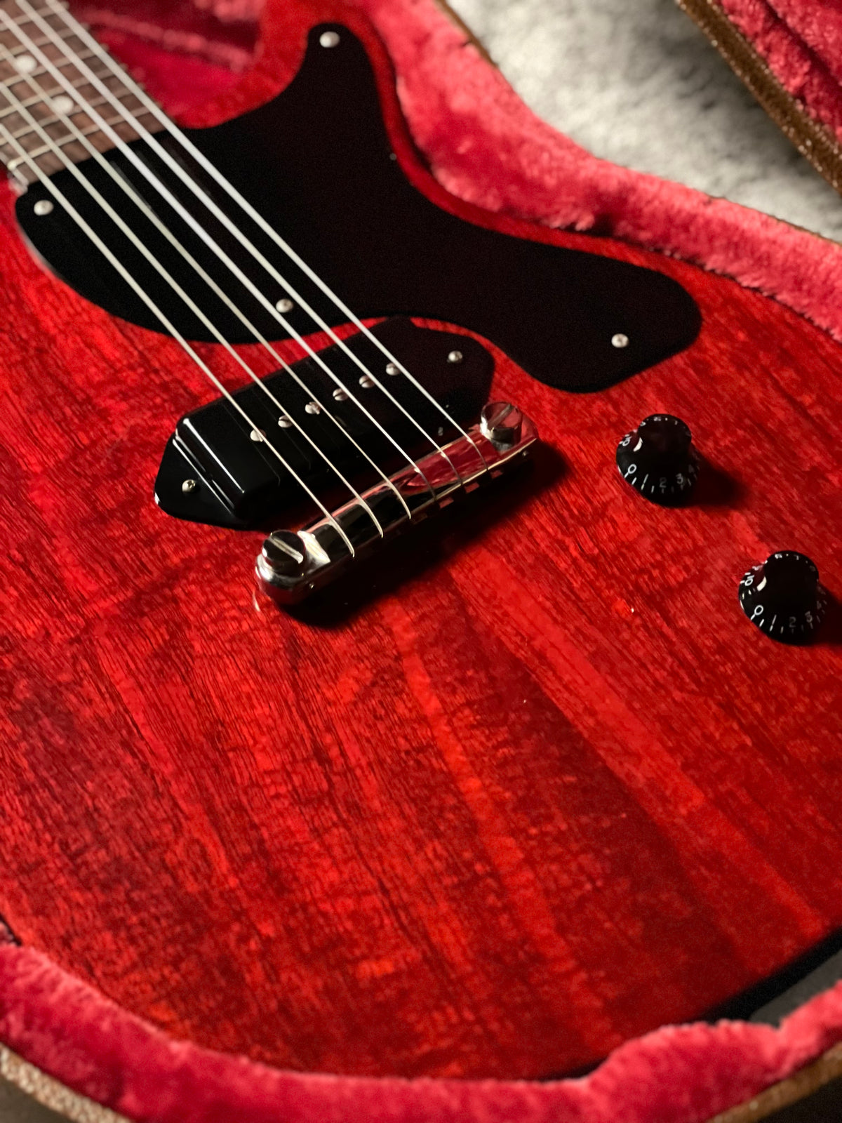 Gibson Les Paul Junior Double Cut in Vintage Cherry w/Case 221250142