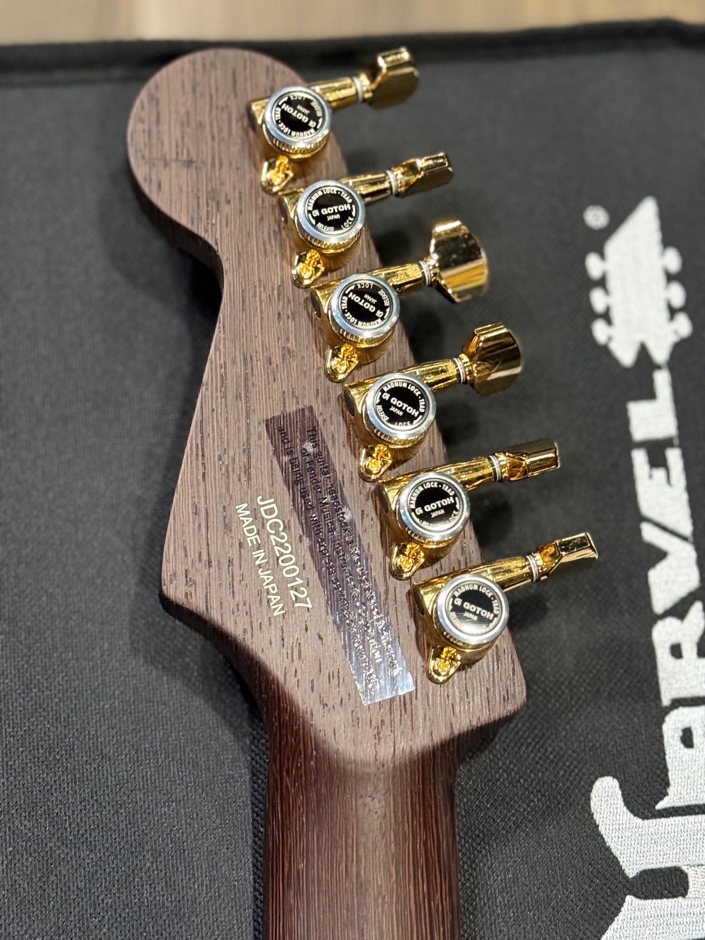 Charvel MJ DK24 HSH 2PT Mahogany w/ Figured Walnut with Streaky Ebony FB in Natural