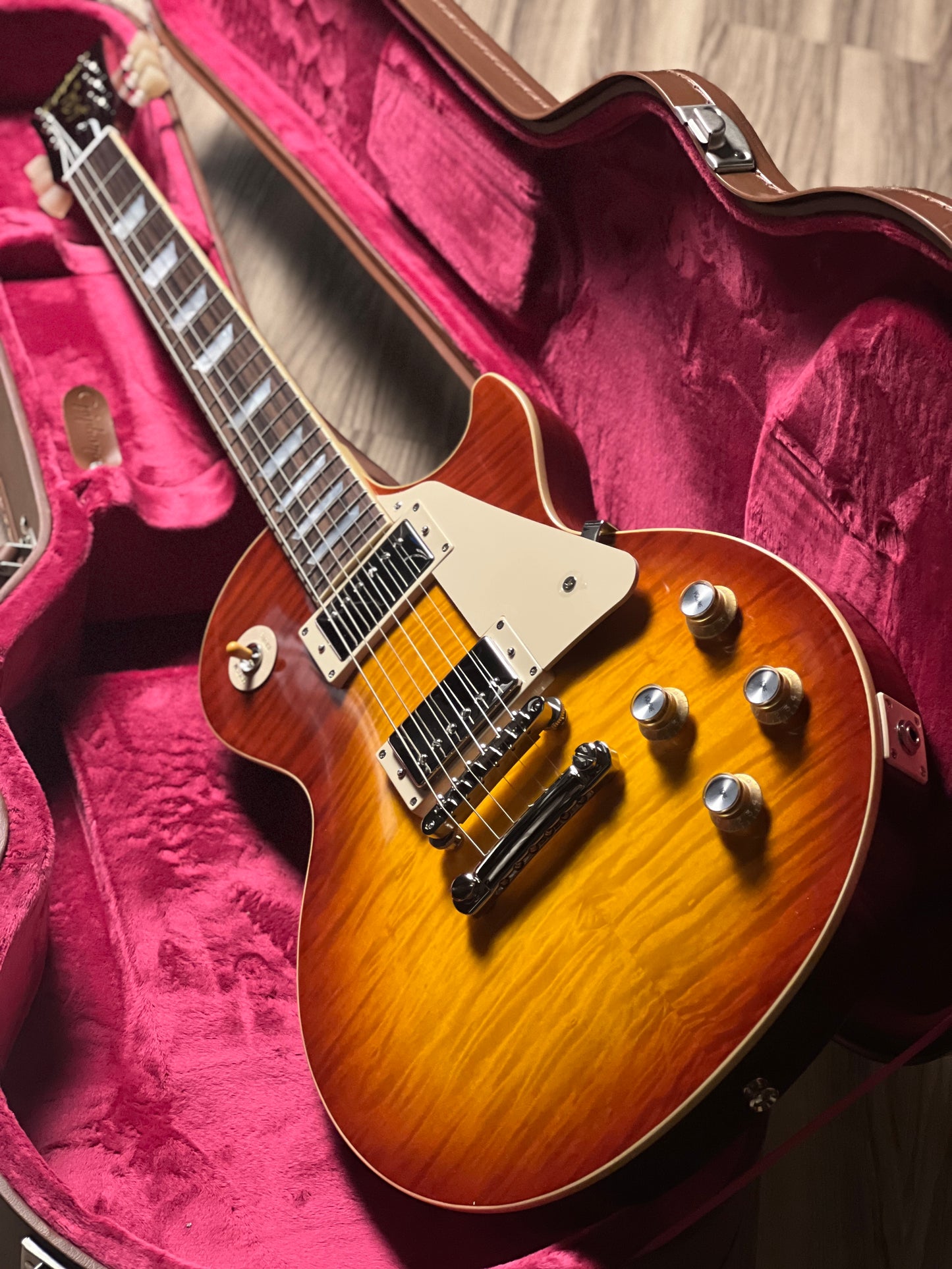 Epiphone 1960 Les Paul Standard Reissue in Washed Cherry Burst w/Case 25011520558