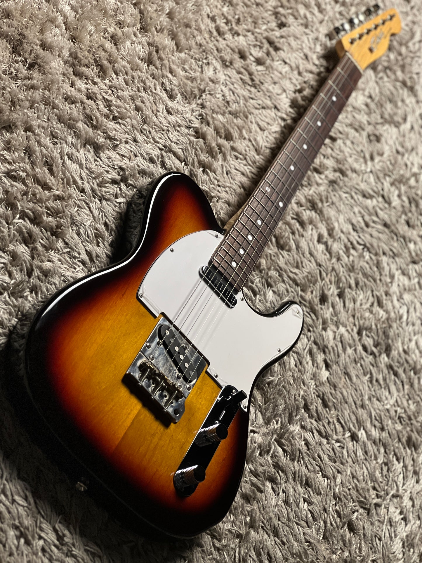 Tokai ATE-Maverick YS/R in Old Yellow Sunburst with Maverick Super Vee Tremolo 160180