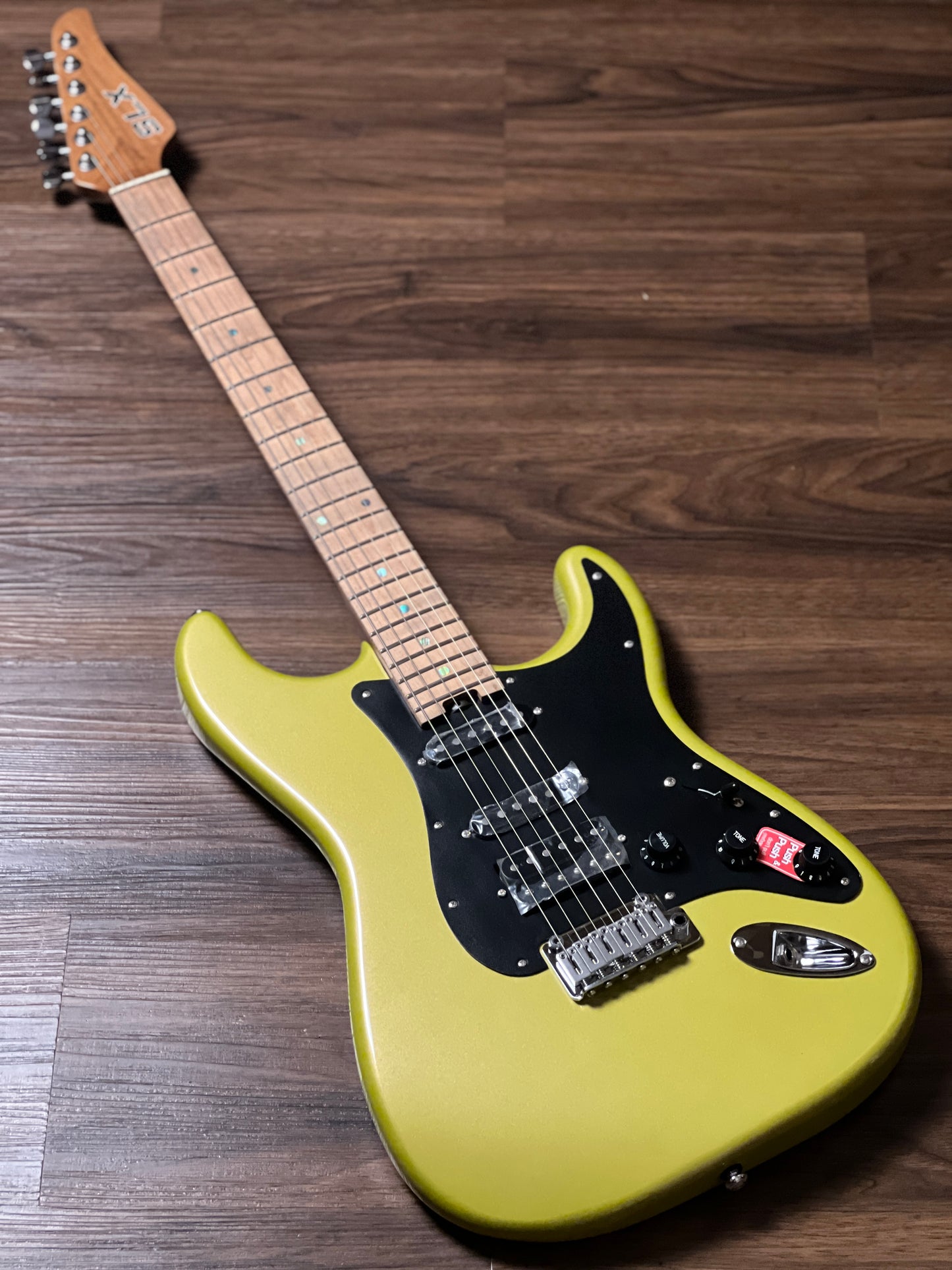 SLX Hawk Classic 22 HSS in Solar Flare with Roasted Maple FB