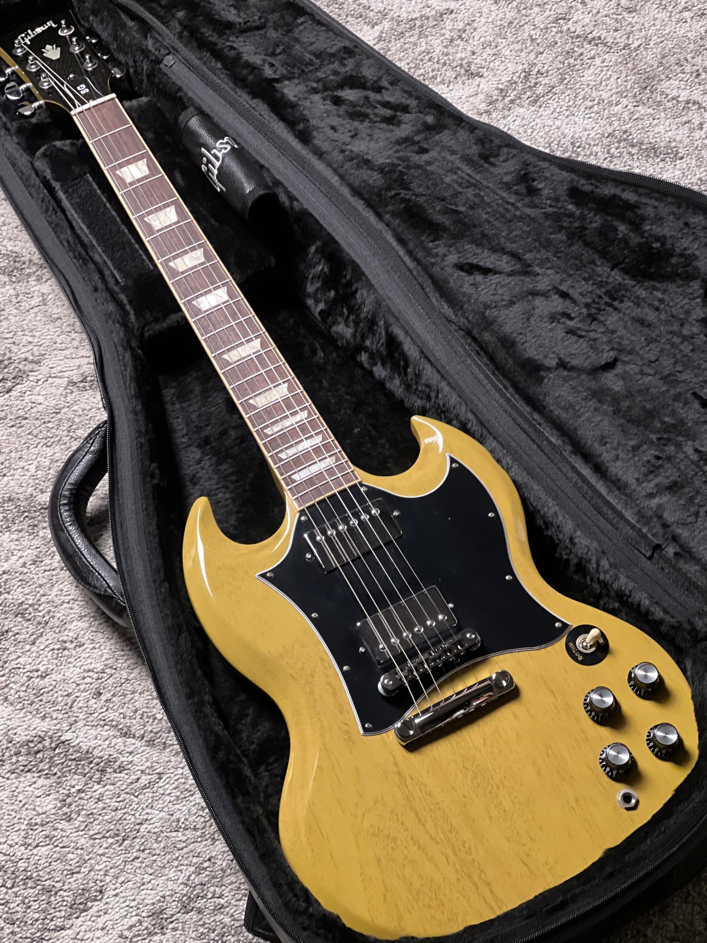 Gibson SG Standard in TV Yellow w/Gigbag 229130220