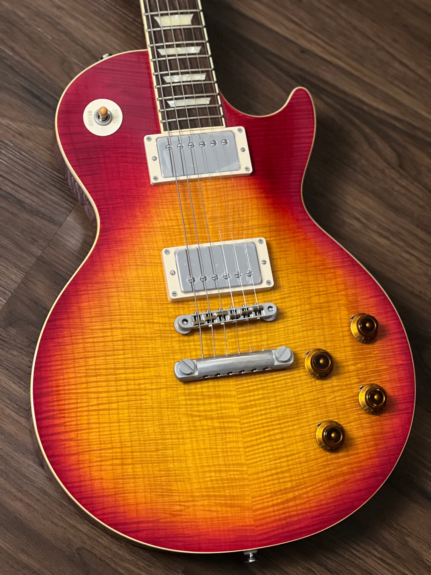 Tokai Love Rock Custom Shop LS-200F 5A CS Premium Series 5A Solid Flame Top in Cherry Sunburst 2246456