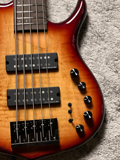Sire Marcus Miller M7-5 ST 2nd Gen + Solid Flame in Brown Sunburst