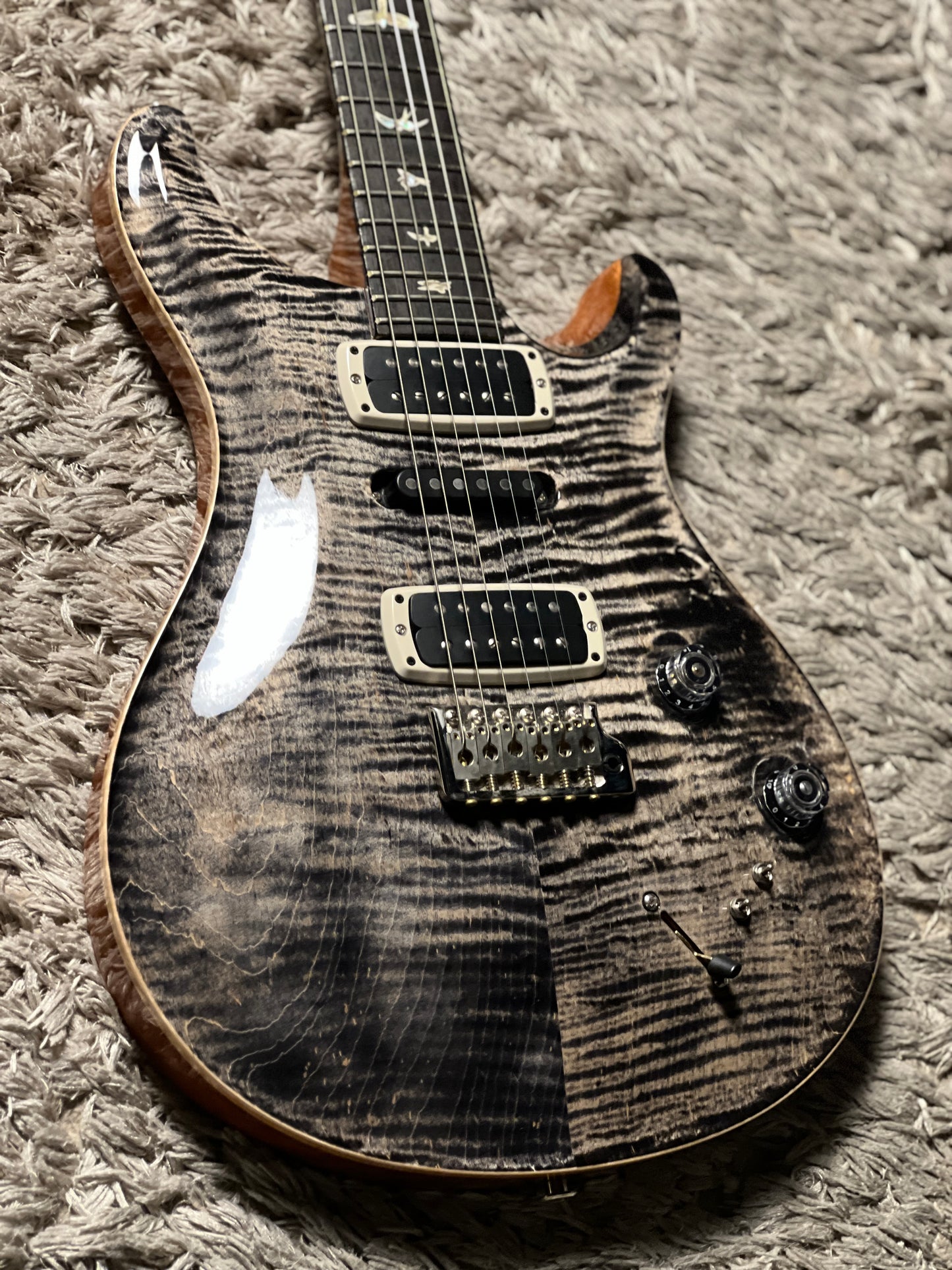 PRS Modern eagle V in Charcoal S/N 23 0357153
