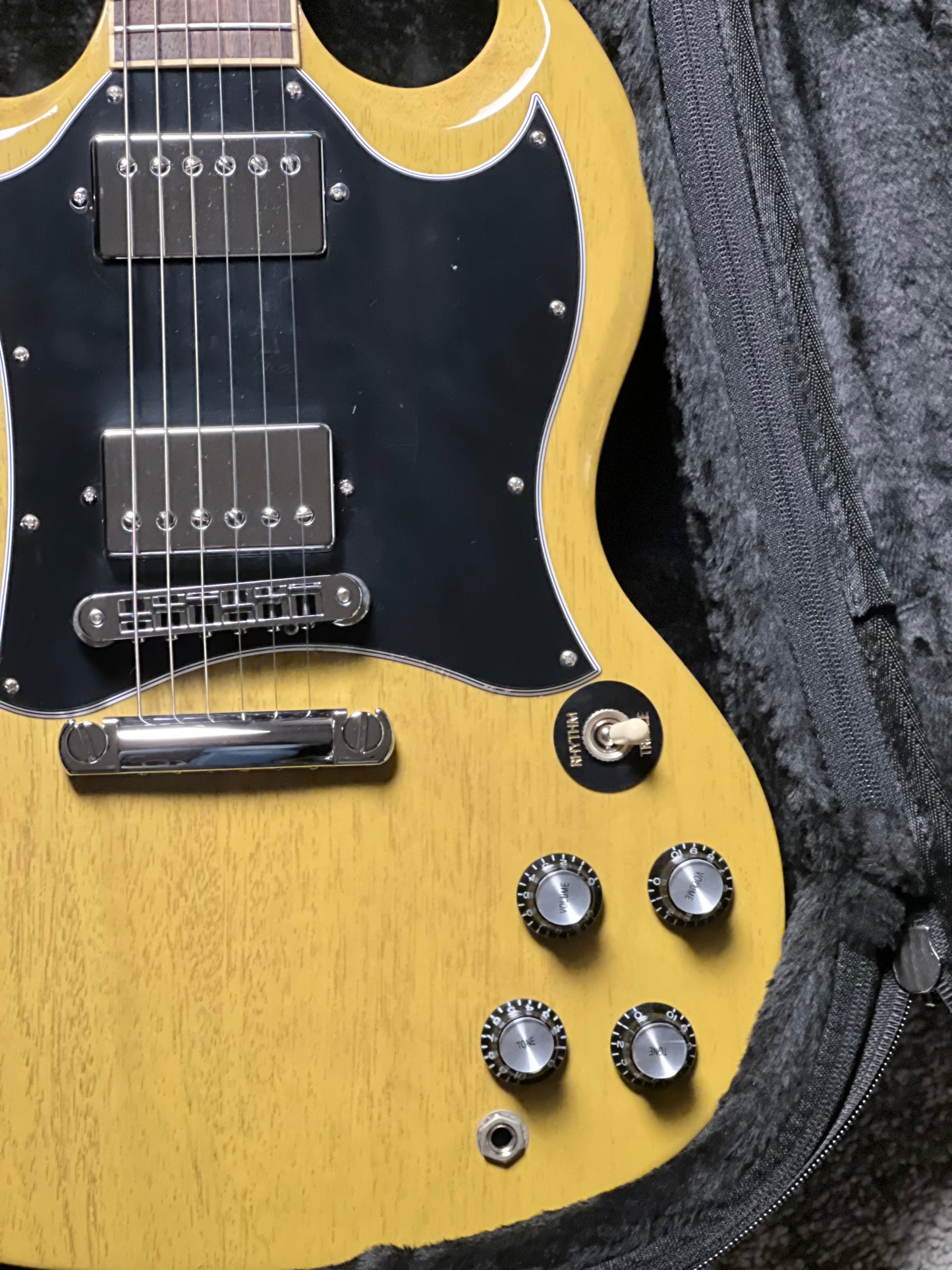 Gibson SG Standard in TV Yellow w/Gigbag 229130220