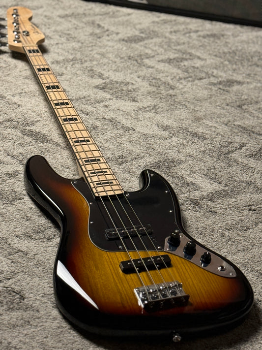 SLX Sparrow 70s Special Essentials with Maple FB in in 3-Tone Sunburst