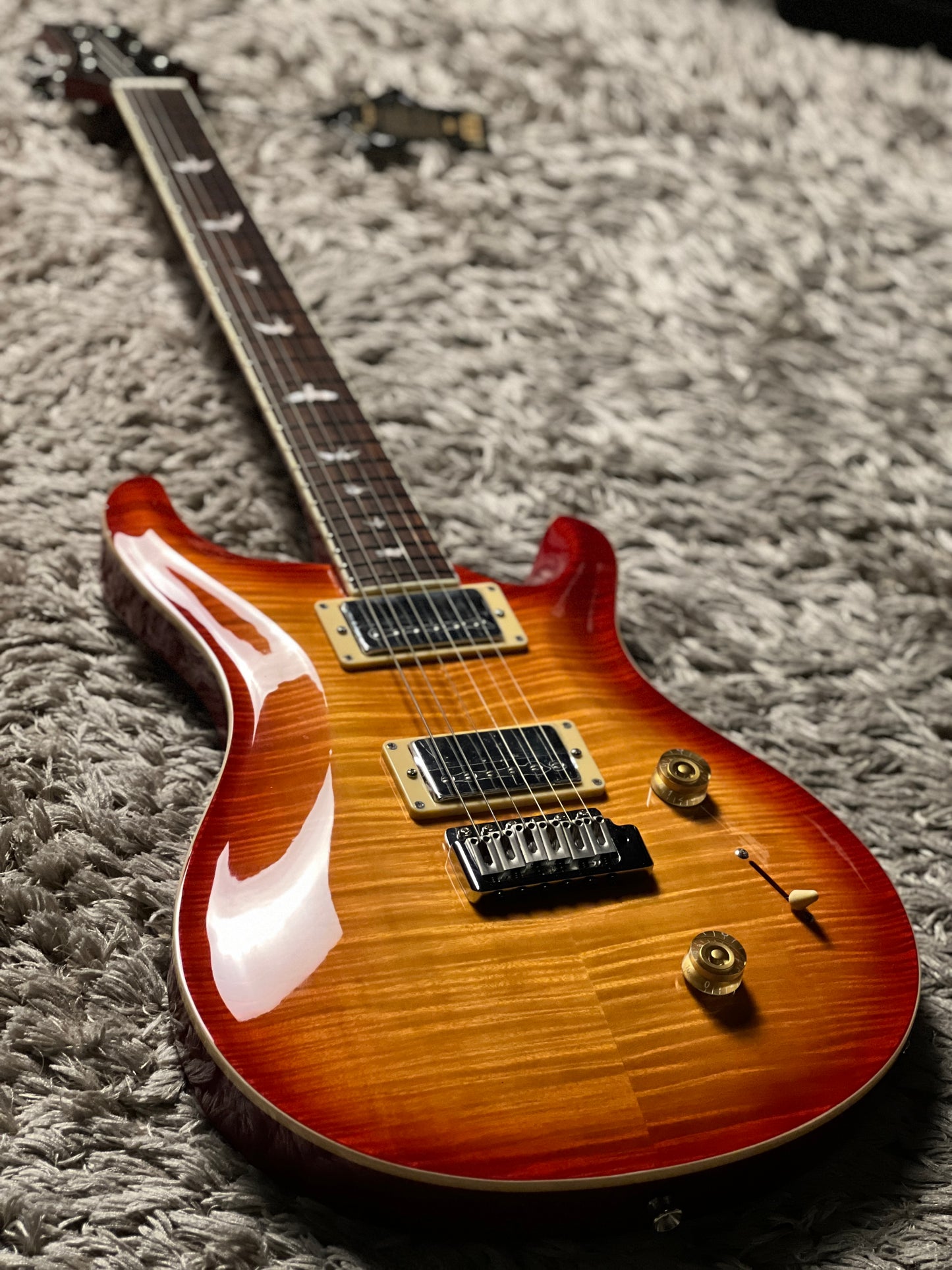 SQOE SEPR900 in Cherry Sunburst