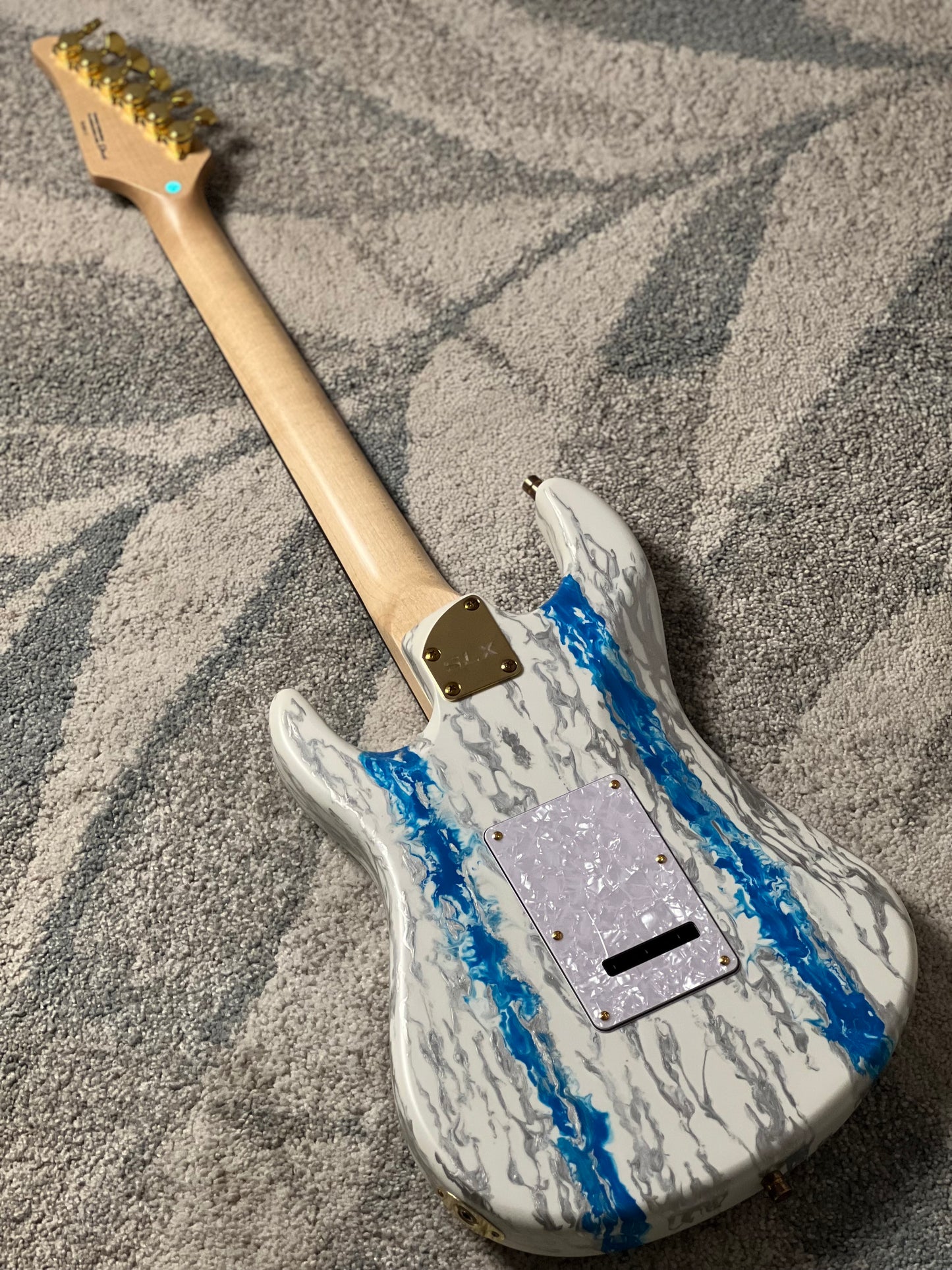 SLX X Dhatarattha Custom DST in Antarctic Shmear with Rosewood FB