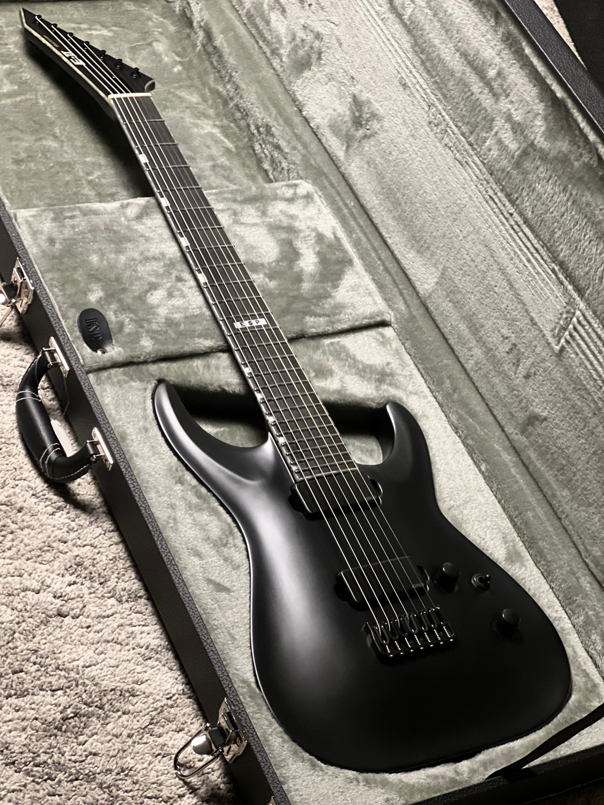 ESP E-II Horizon NT-7B Hipshot in Black satin ES0270263
