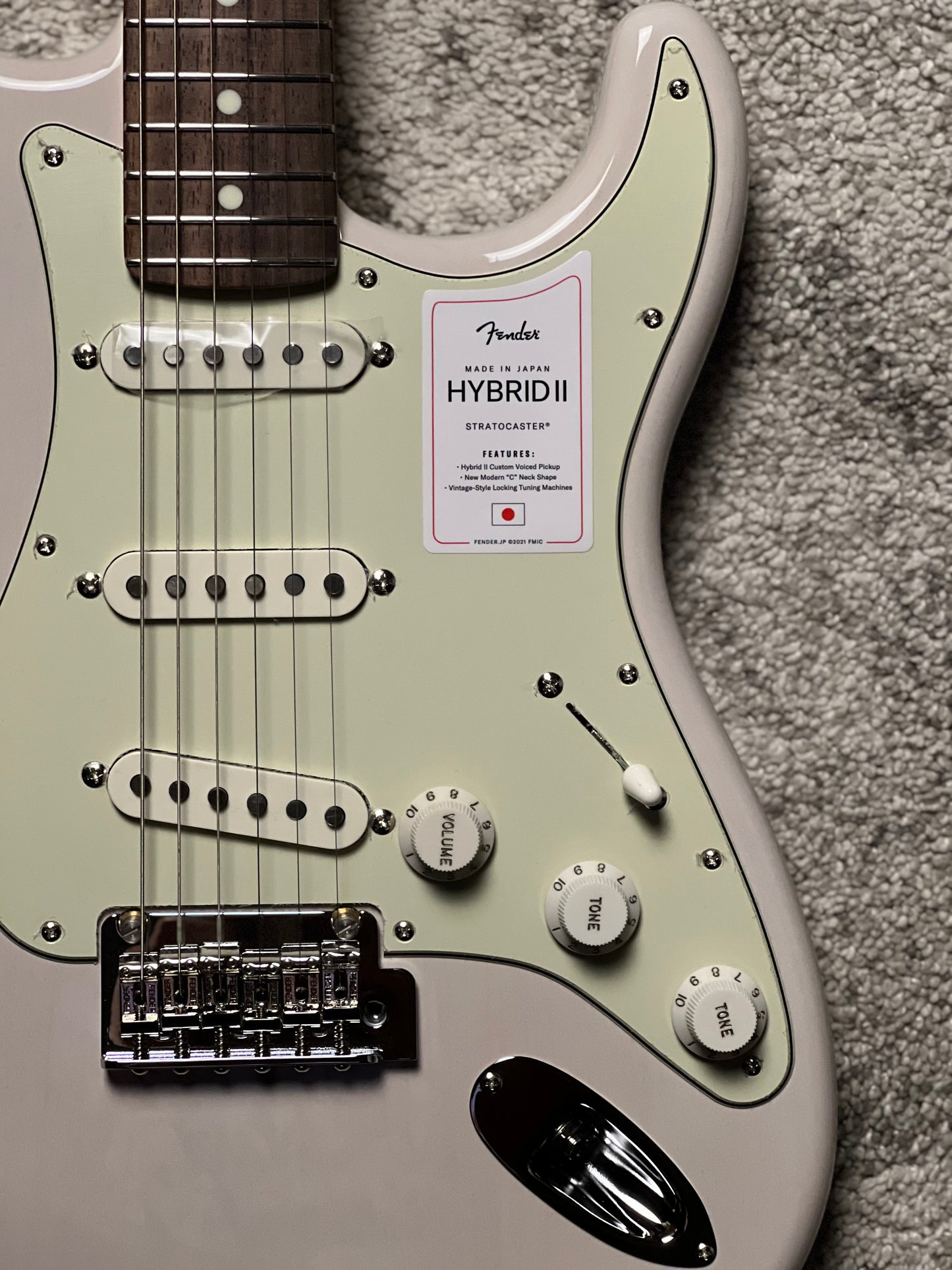 Fender Japan Hybrid II Stratocaster with RW FB in US Blonde JD24016863
