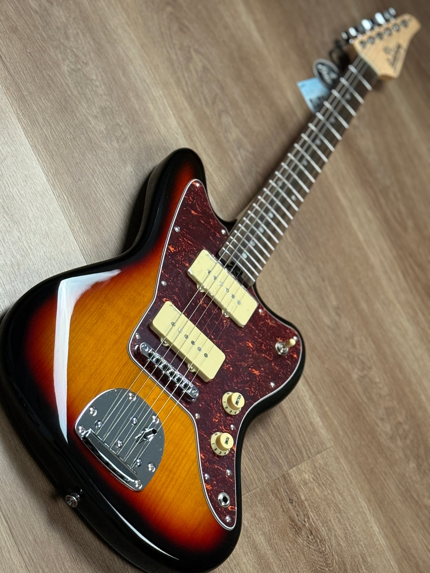 Soloking JM-1 Offset Special with Rosewood FB in 3-Tone Sunburst