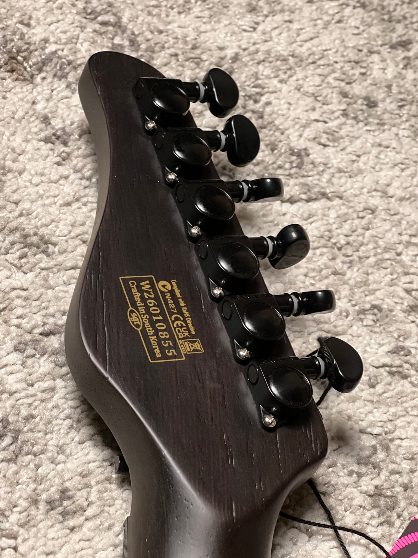 Schecter Sun Valley Super Shredder Exotic in Black Limba W26010855