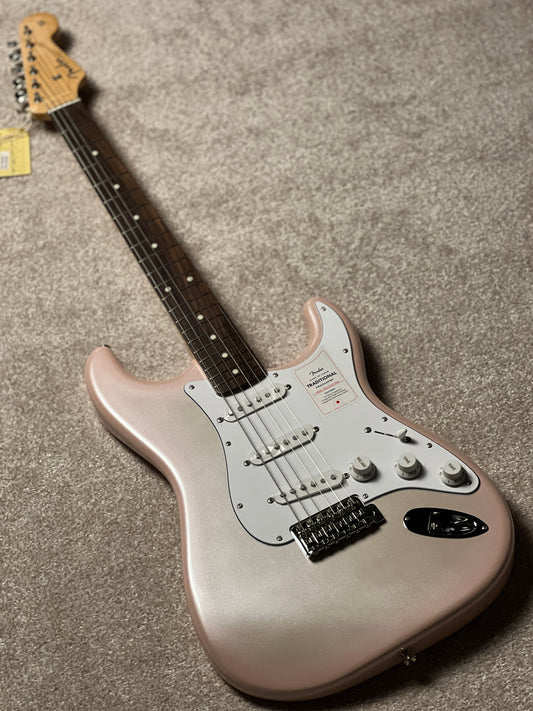 Fender Japan Traditional 2025 Collection 60s Stratocaster with RW FB in Stardust Pink JD25013197