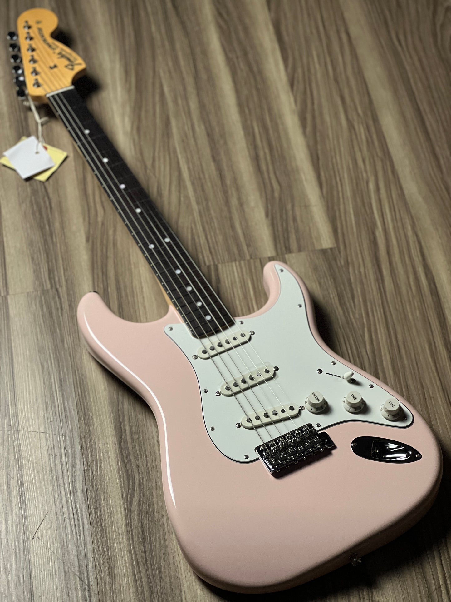 Fender FSR MIJ Traditional Late 60s Stratocaster with RW FB in Shell Pink JD24013865