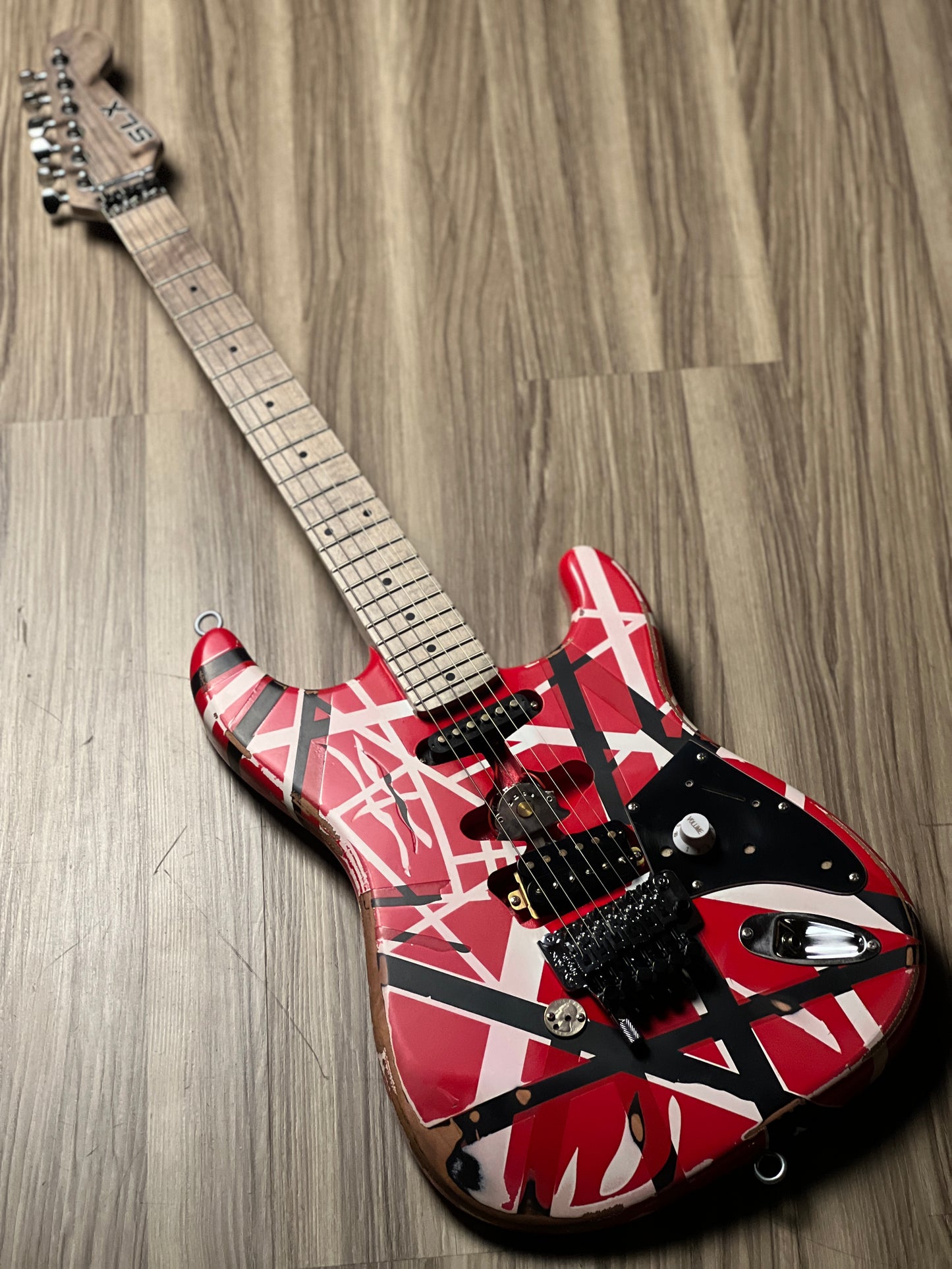 SLX Hawk Antique 5150 Eddie Van Halen Frankenstrat Tribute