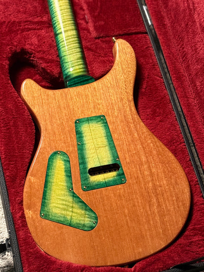 SLX Imperial 24 HH with 5A Solid Flame Top in Laguna Glow with Gold Hardware