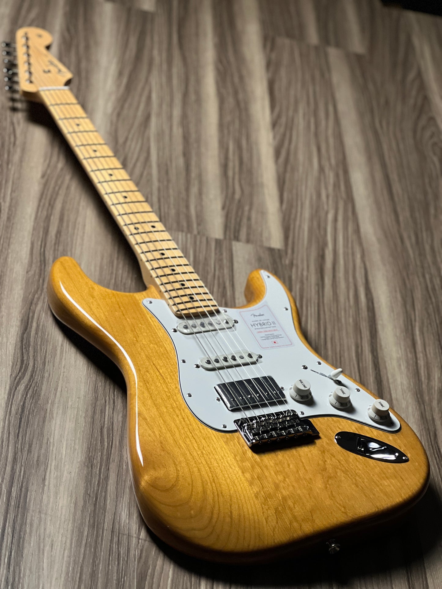 Fender Japan Hybrid II Stratocaster HSS with Maple FB In Vintage Natural JD24001744