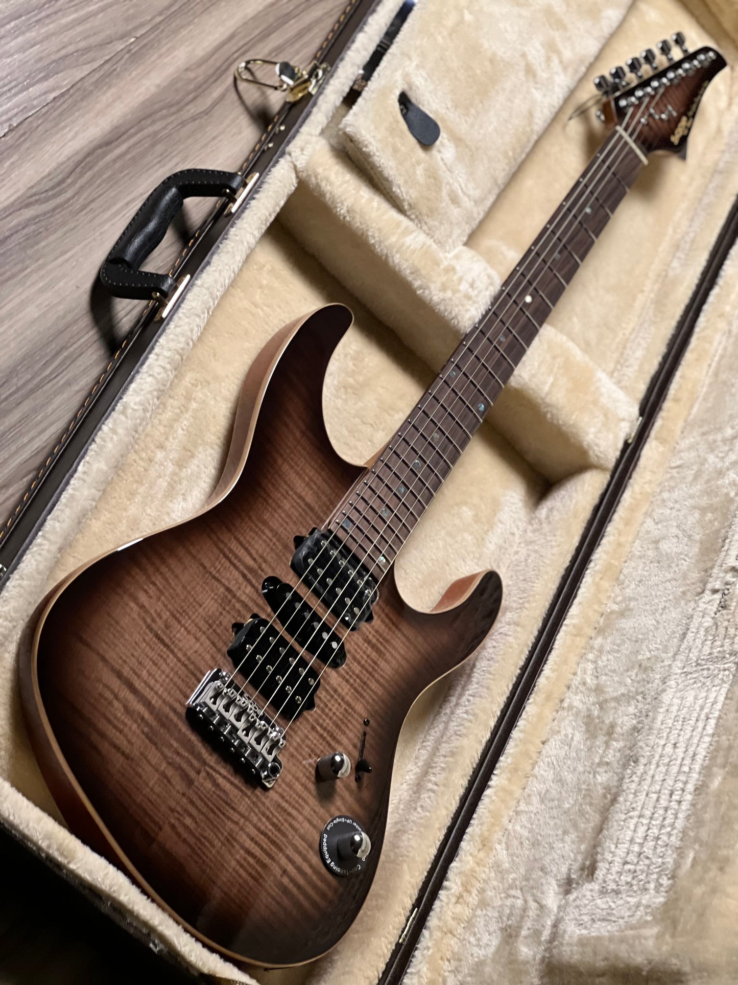 SQOE SEIB998 HSH BK in Caramel Black