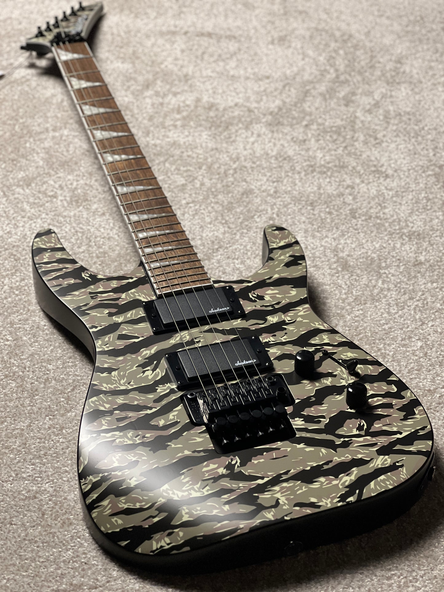 Jackson X Series Soloist SLX DX Camo with Laurel FB in Tiger Jungle Camo (USED)