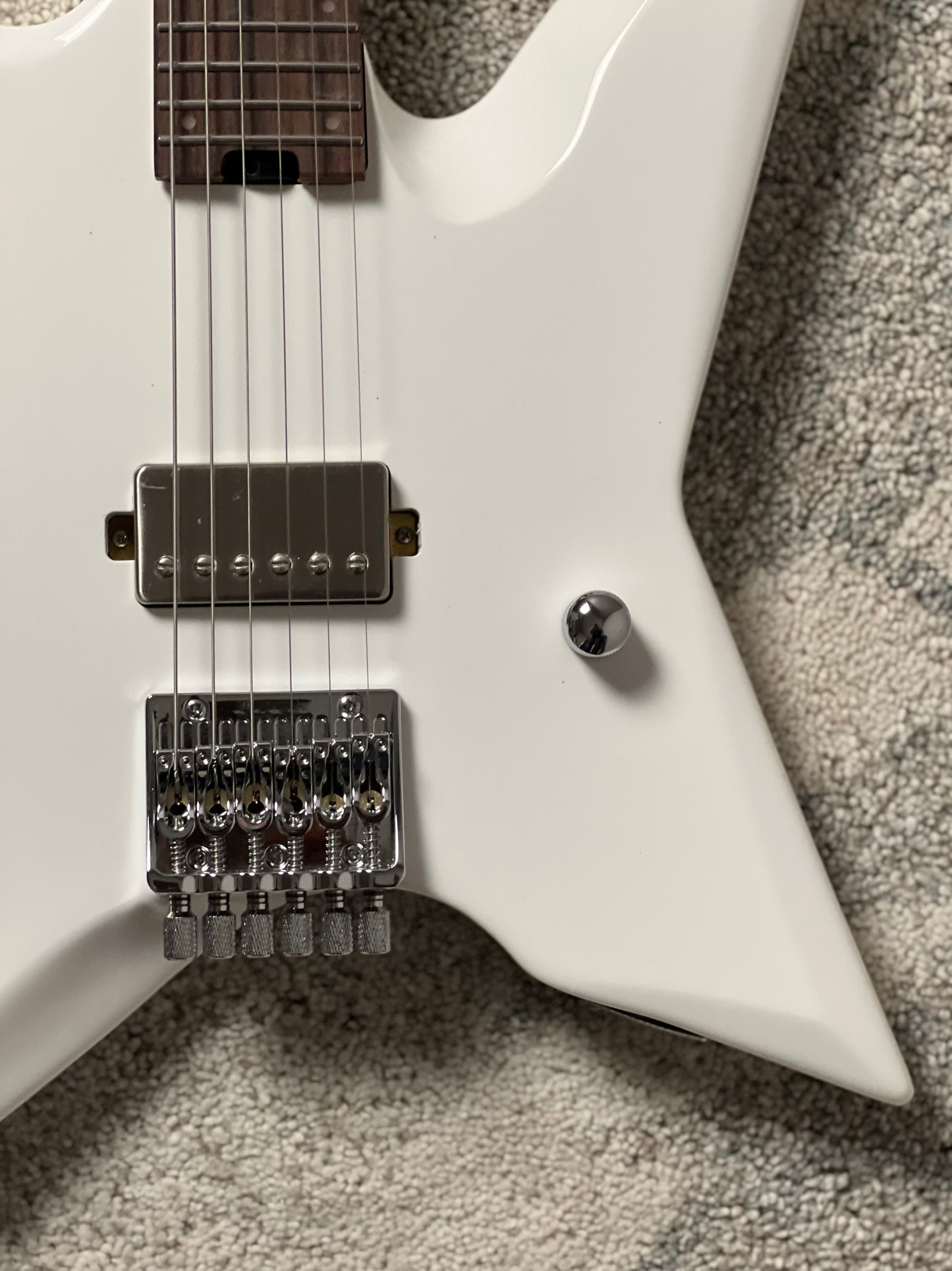 SQOE SEWT708 Headless in White