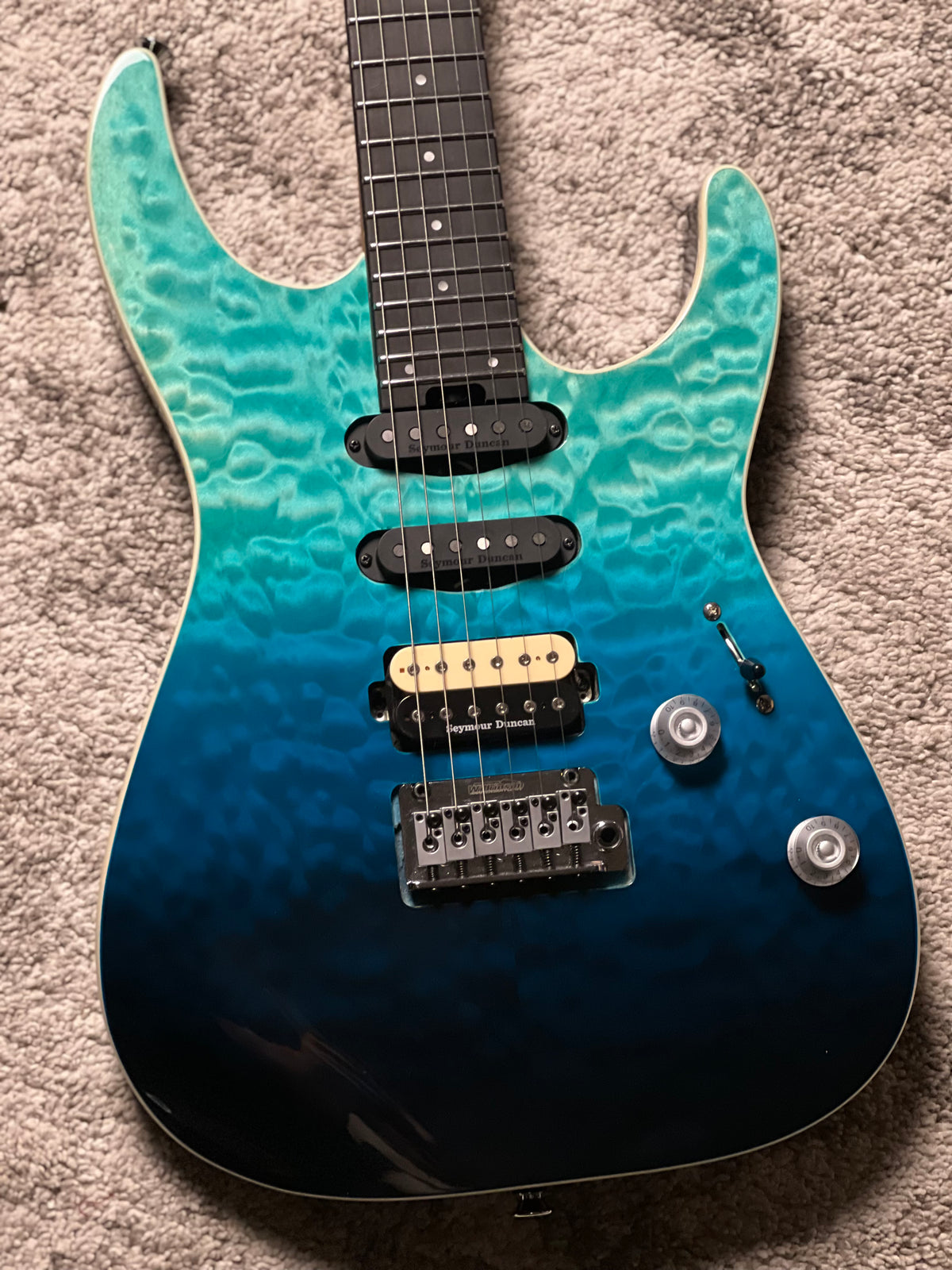 Charvel Pro-Mod Plus Dinky DK24 HSS QM in Blue Curaçao ICC2602200 (USED)