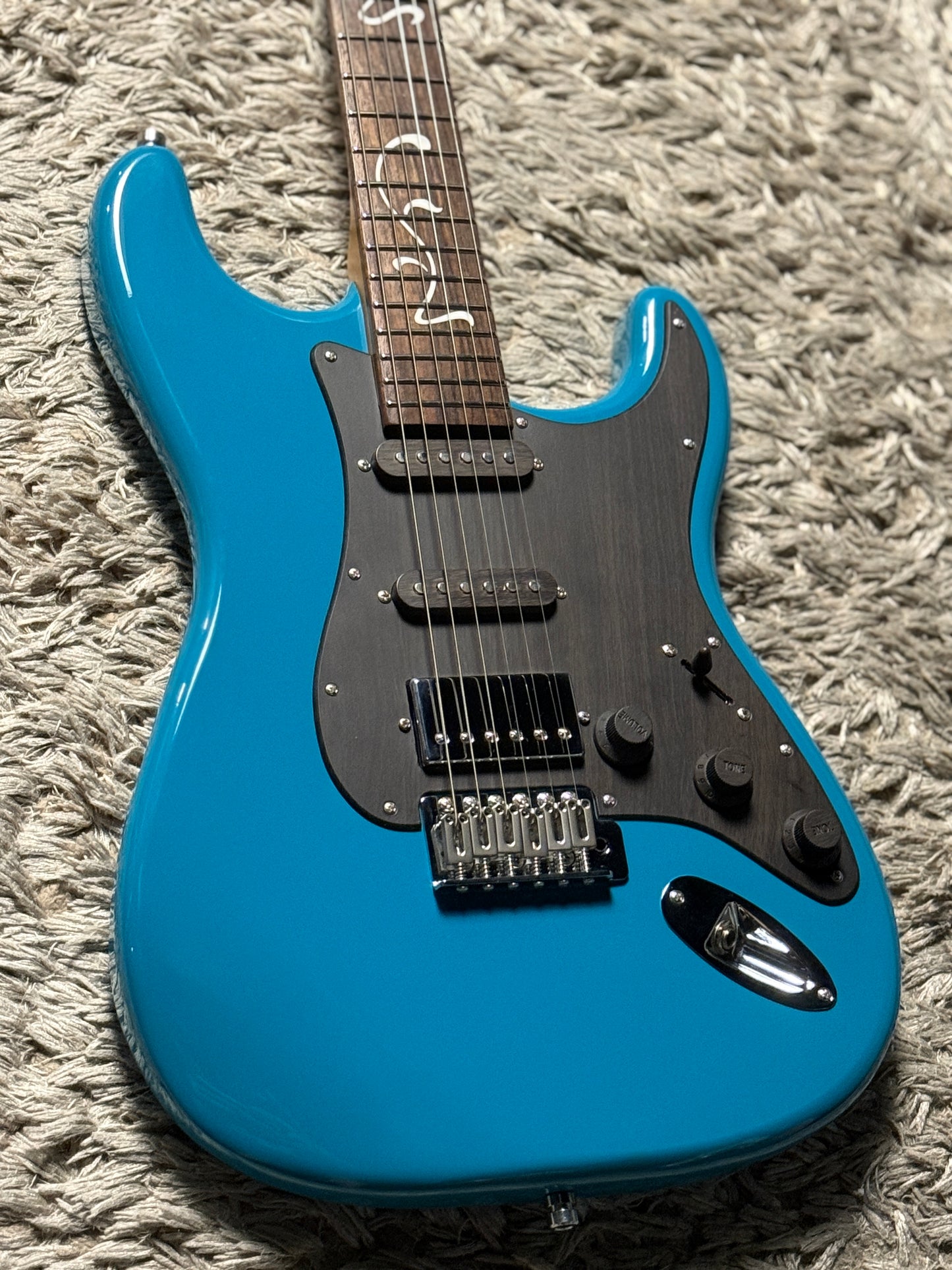 Dhatarattha Custom DST HSS in Taos Turquoise with Rosewood FB and "Vines of Olympus" Inlay