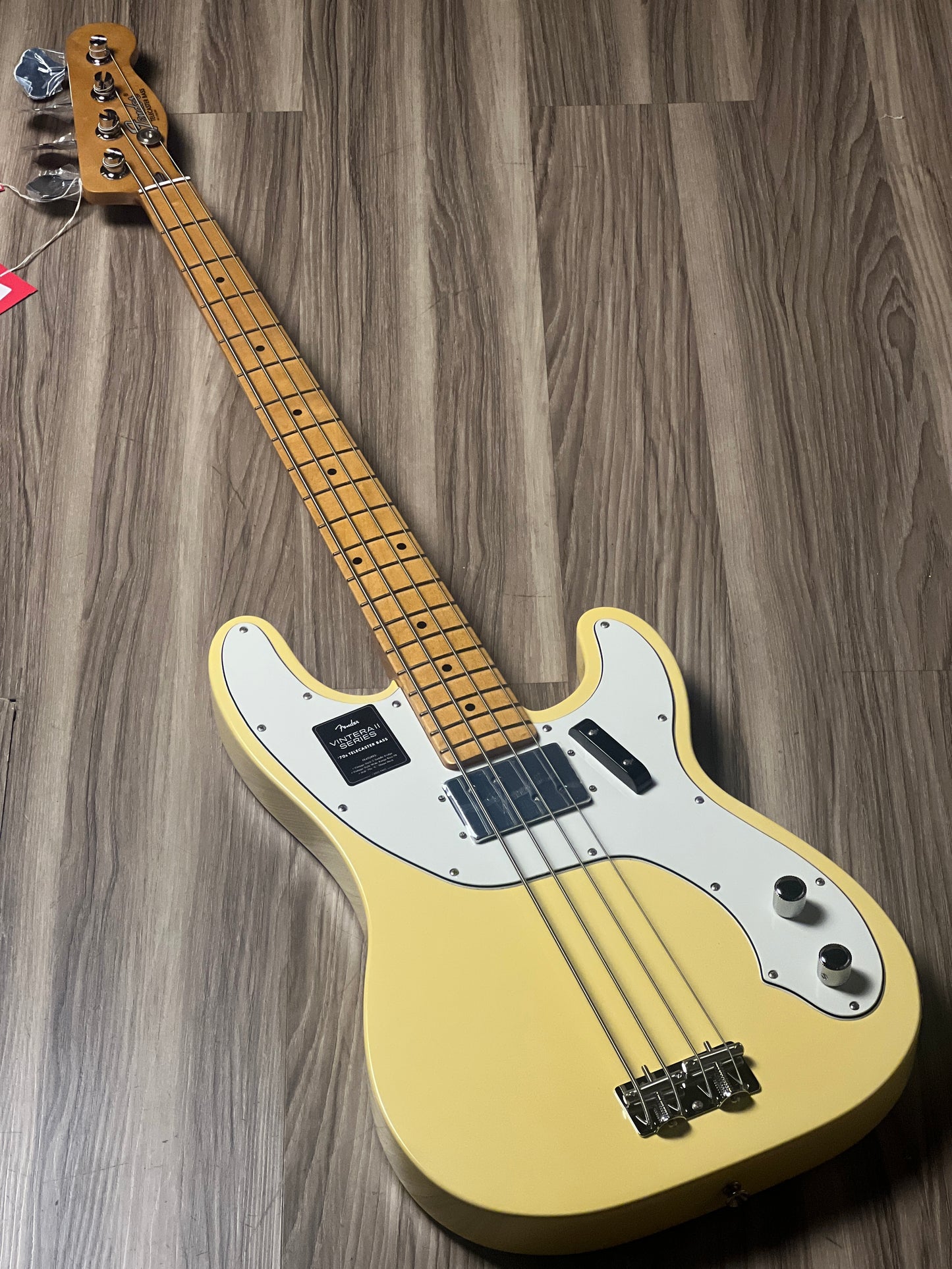 Fender American Vintera II 70s Telecaster Bass with Maple FB in Vintera White